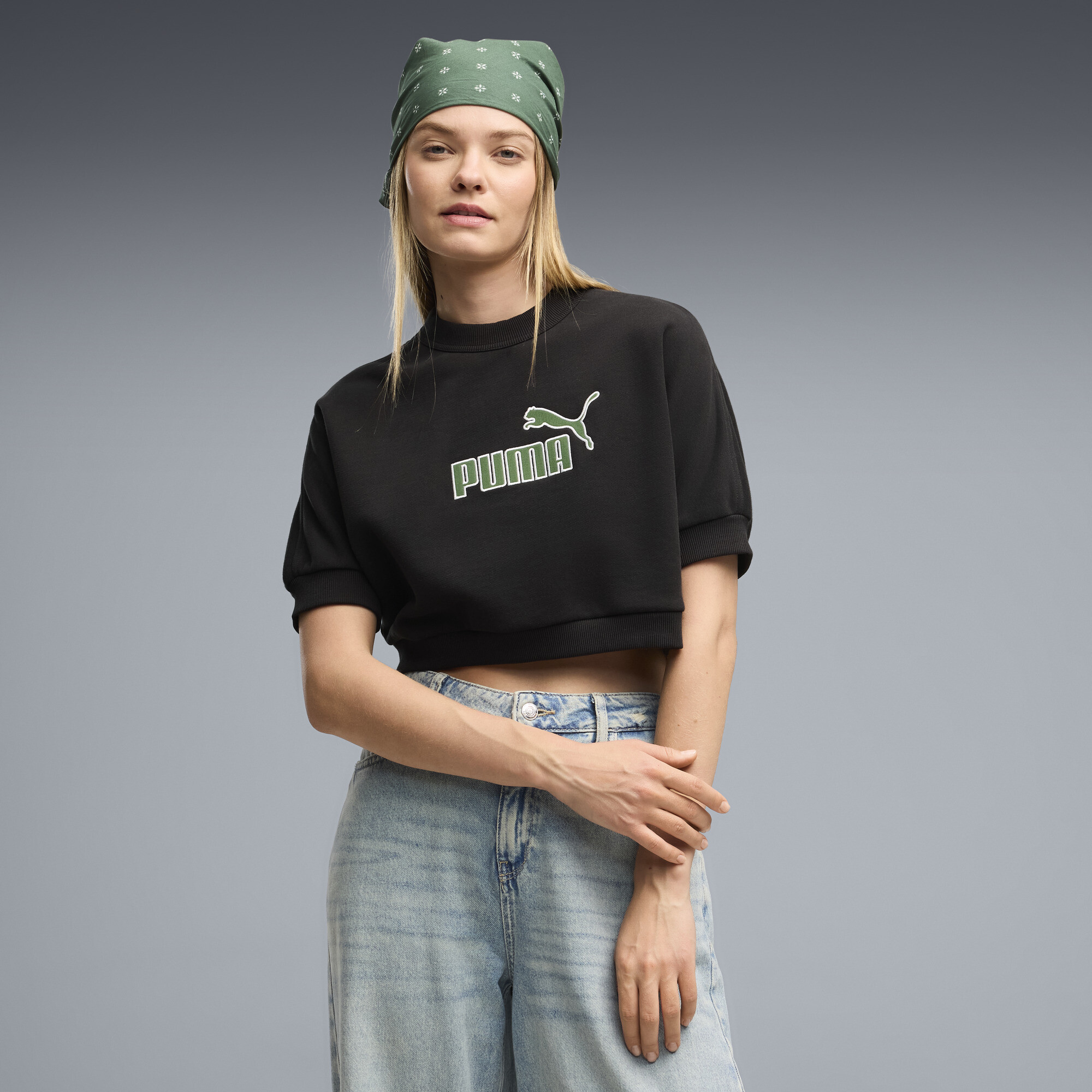 PUMA Elevated Essentials Women's Relaxed Sweatshirt in Black, Size S