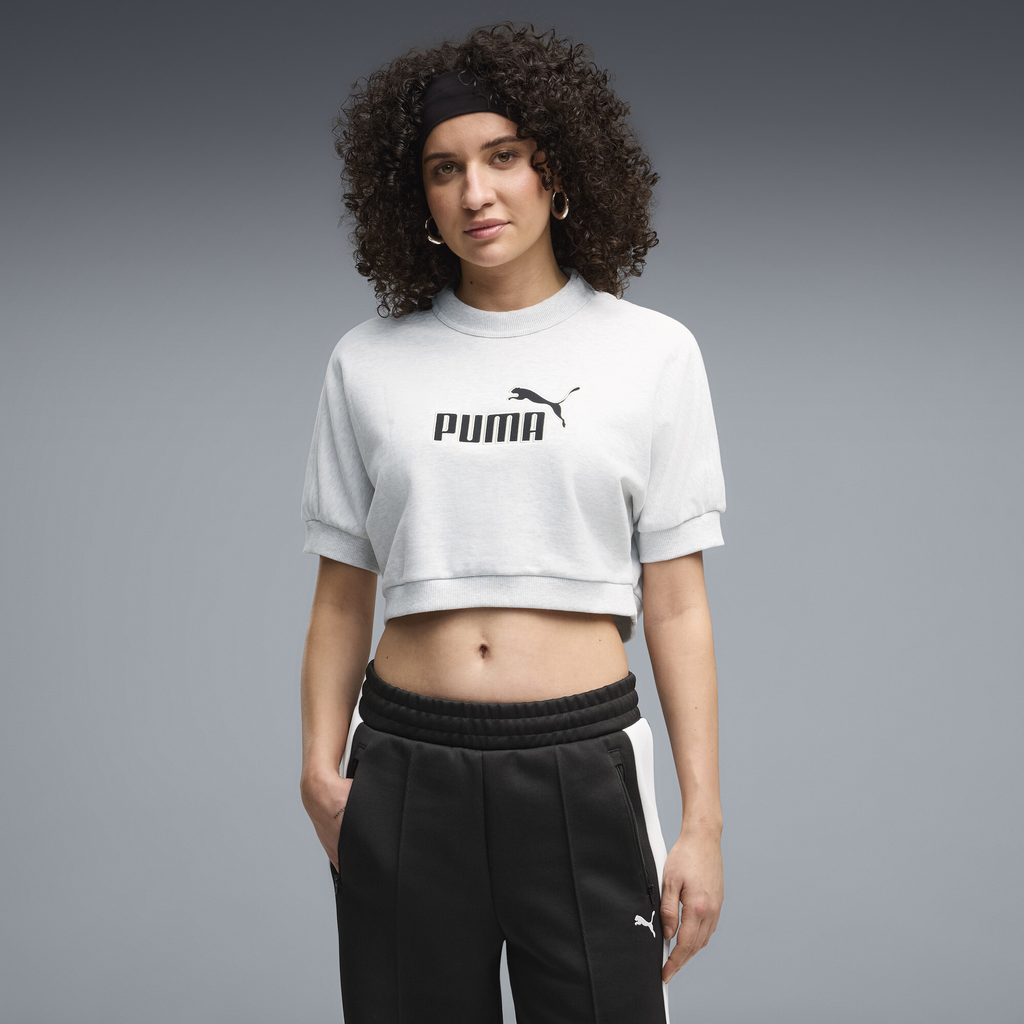 PUMA Essentials Elevated No. 1 Logo Relaxed Sweatshirt Damen, Kleidung, Weiß, M