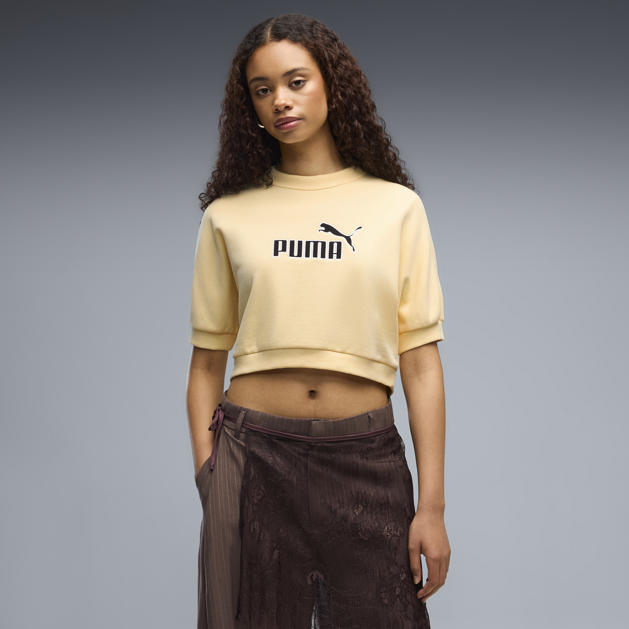 PUMA Essentials Elevated No. 1 Logo Relaxed Sweatshirt Damen, Kleidung, Gelb, S