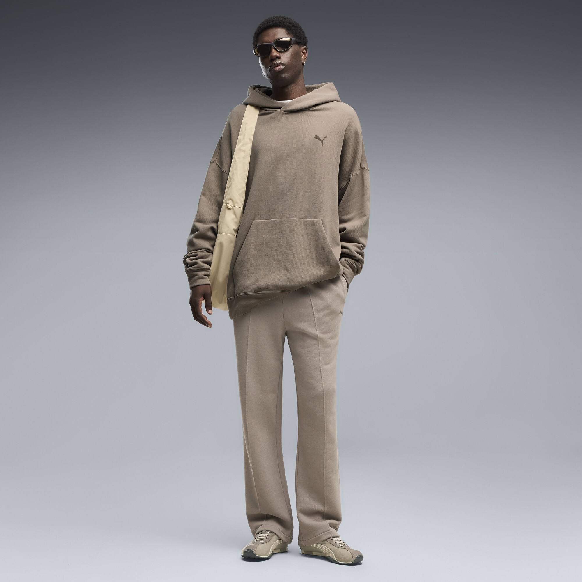 PUMA Essentials Men's Relaxed Sweatpants in Beige, Size L