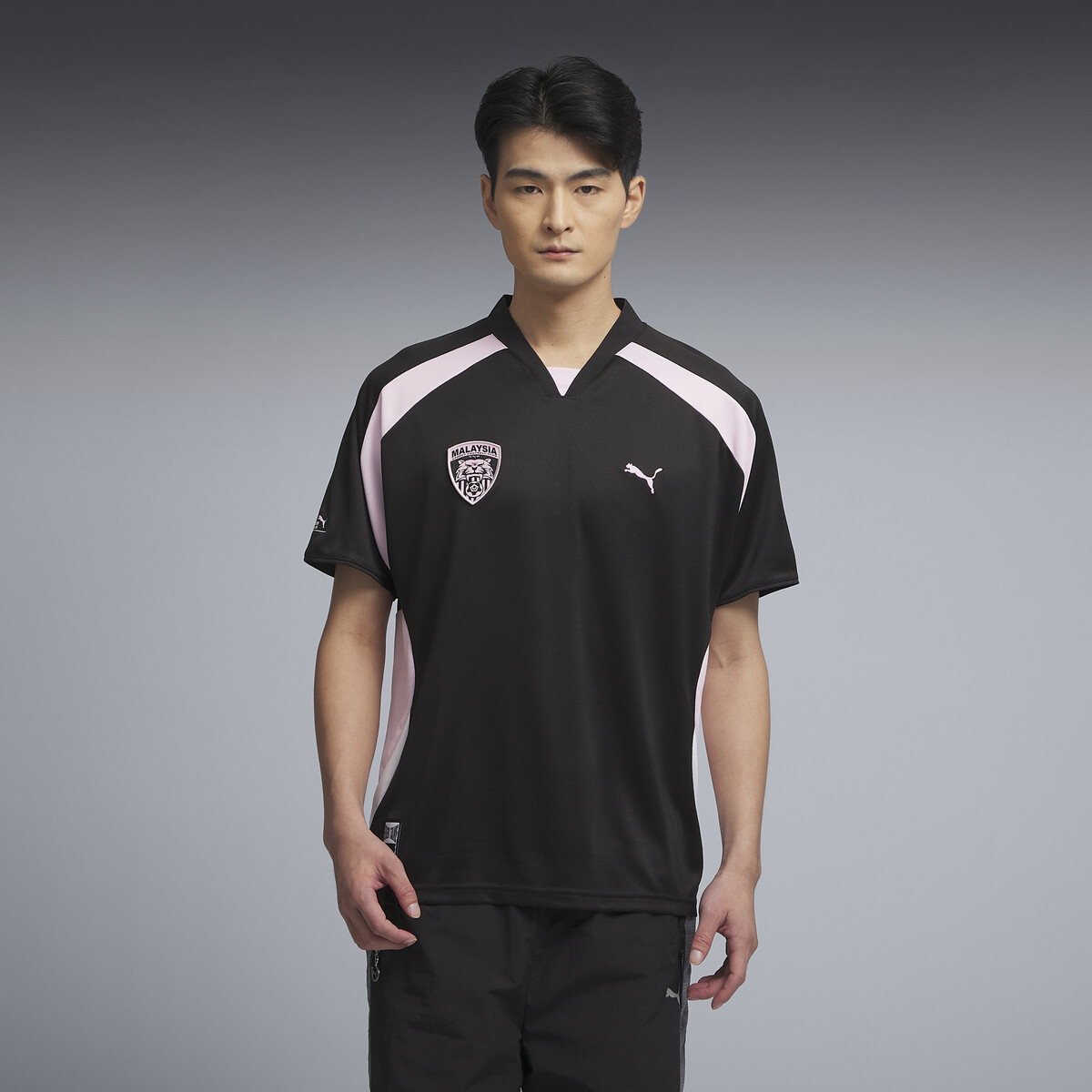 Malaysia City T-Shirt Men in Black by PUMA, Large