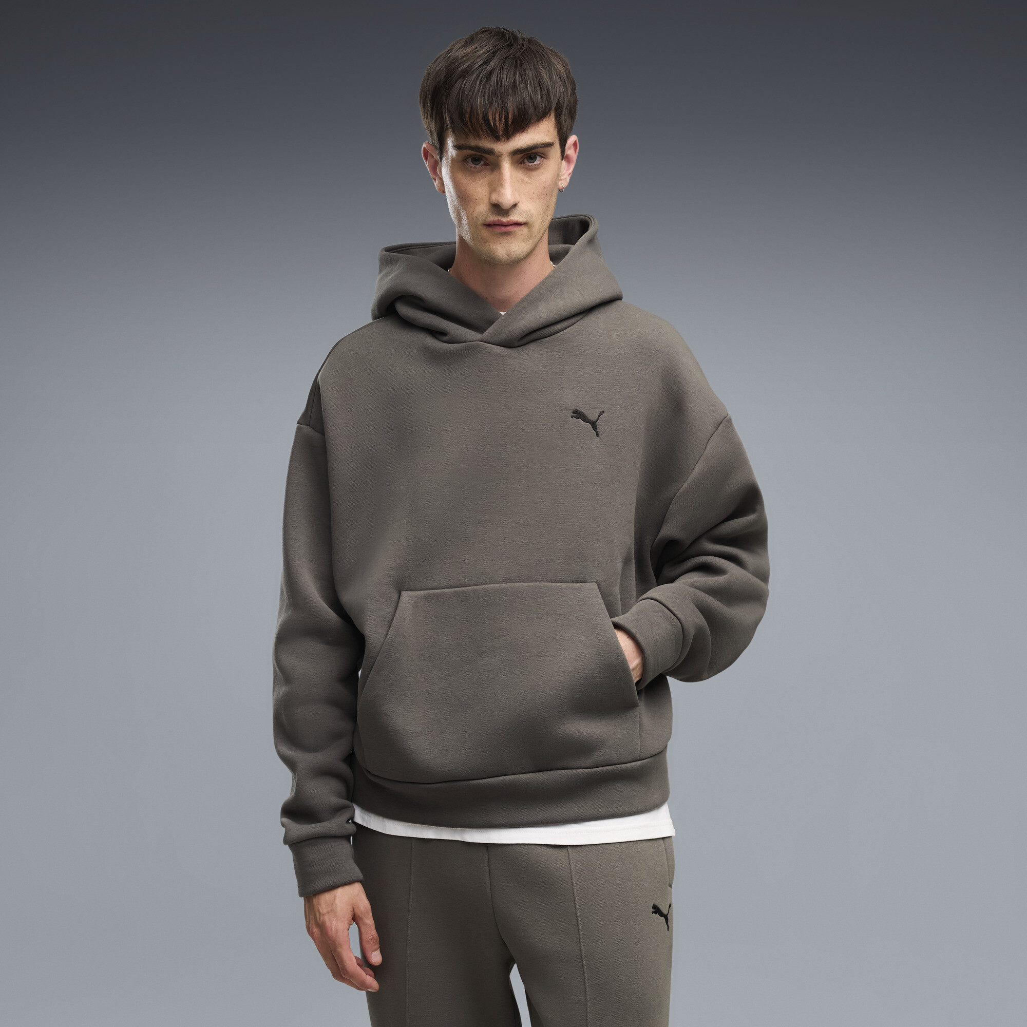 PUMA Hoodie boxy en polaire paisse Essentials Homme Vtements Beige M 85$