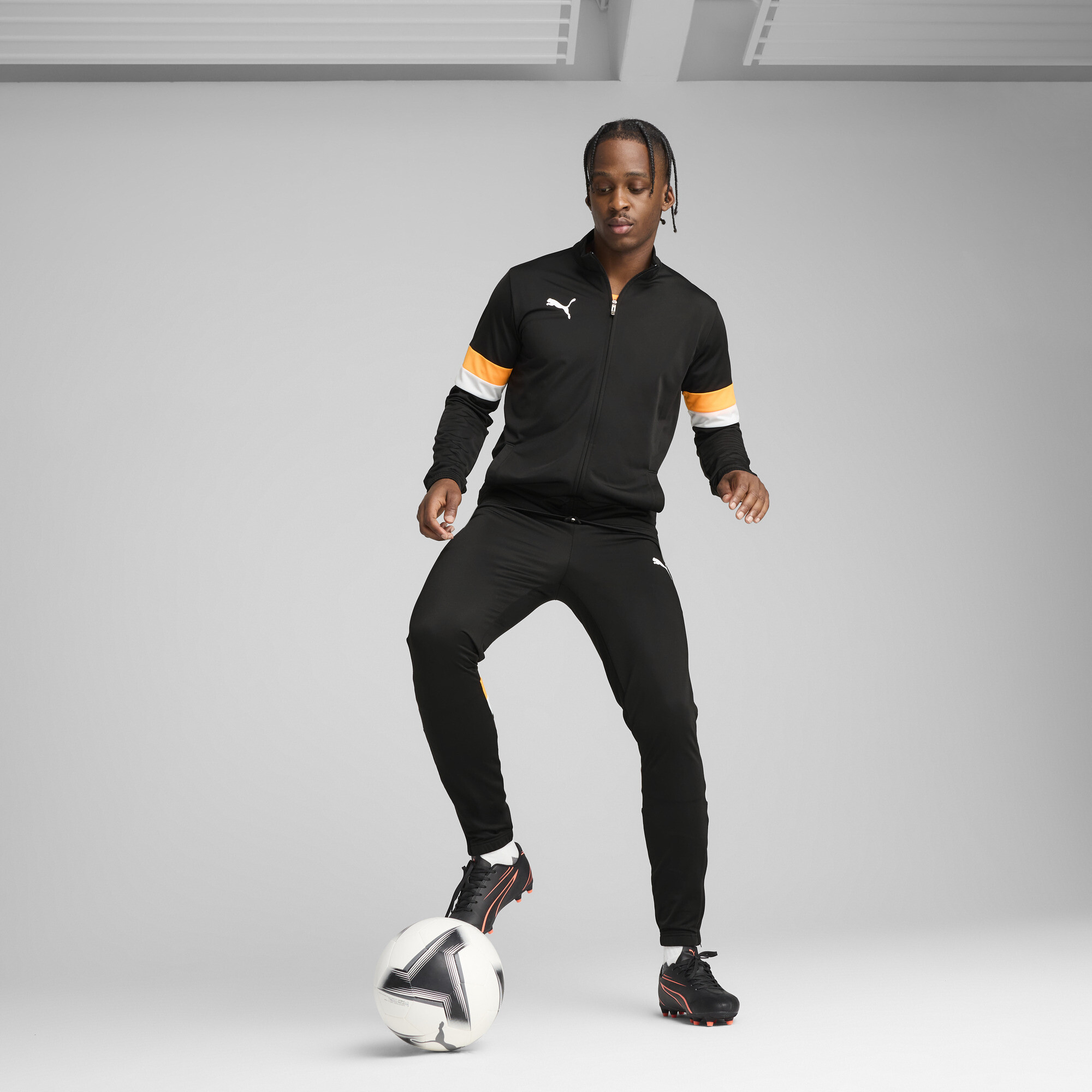 Puma individualRISE Fußball-Trainingsanzug Herren | Mit Plain | Black/Heat Fire | Größe: S