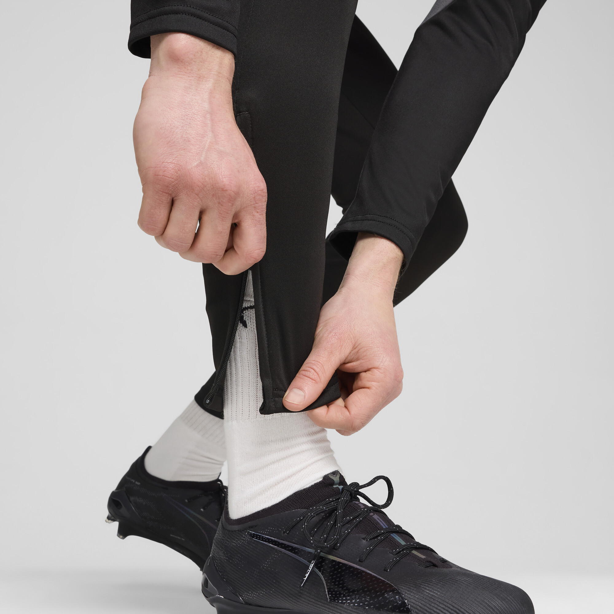 PUMA individualLIGA trainingsbroek voor Heren, Zwart/Grijs/Wit, Maat L thumbnail 2