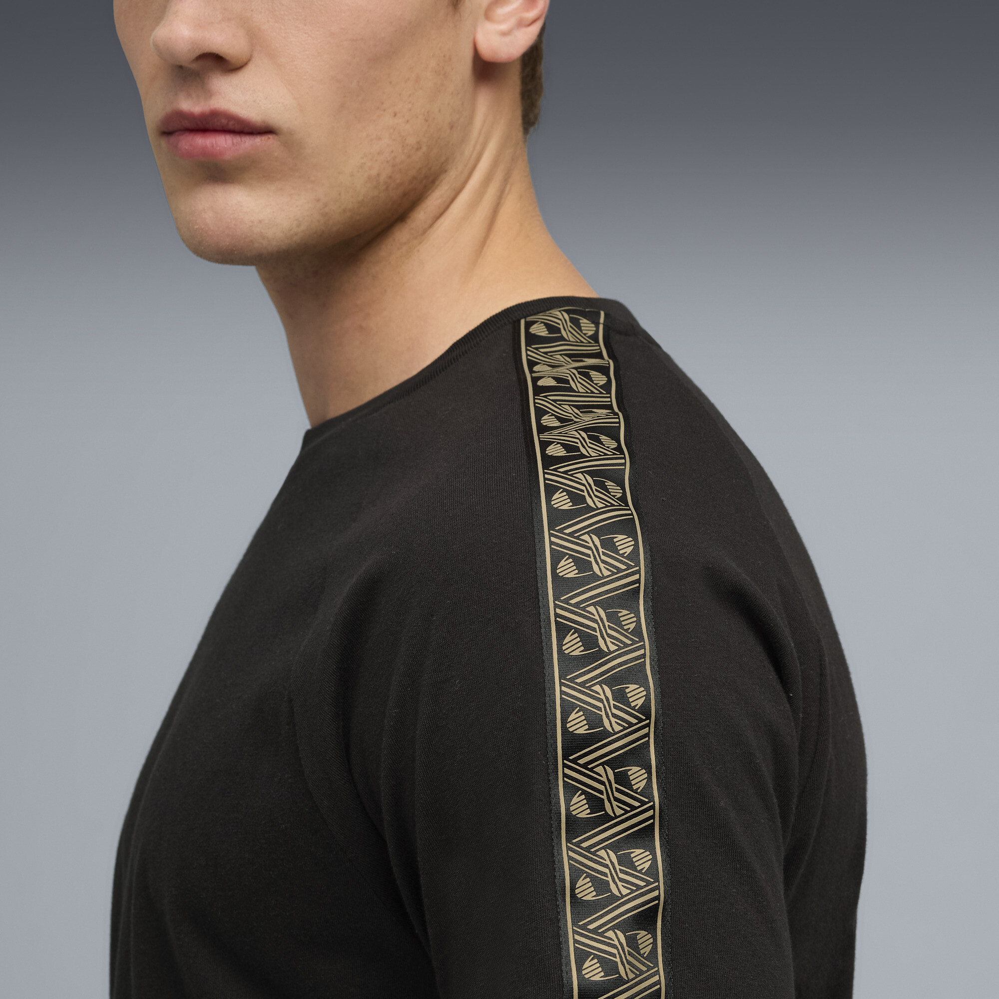 PUMA KING T-shirt voor Heren, Zwart/Goud, Maat XS thumbnail 2