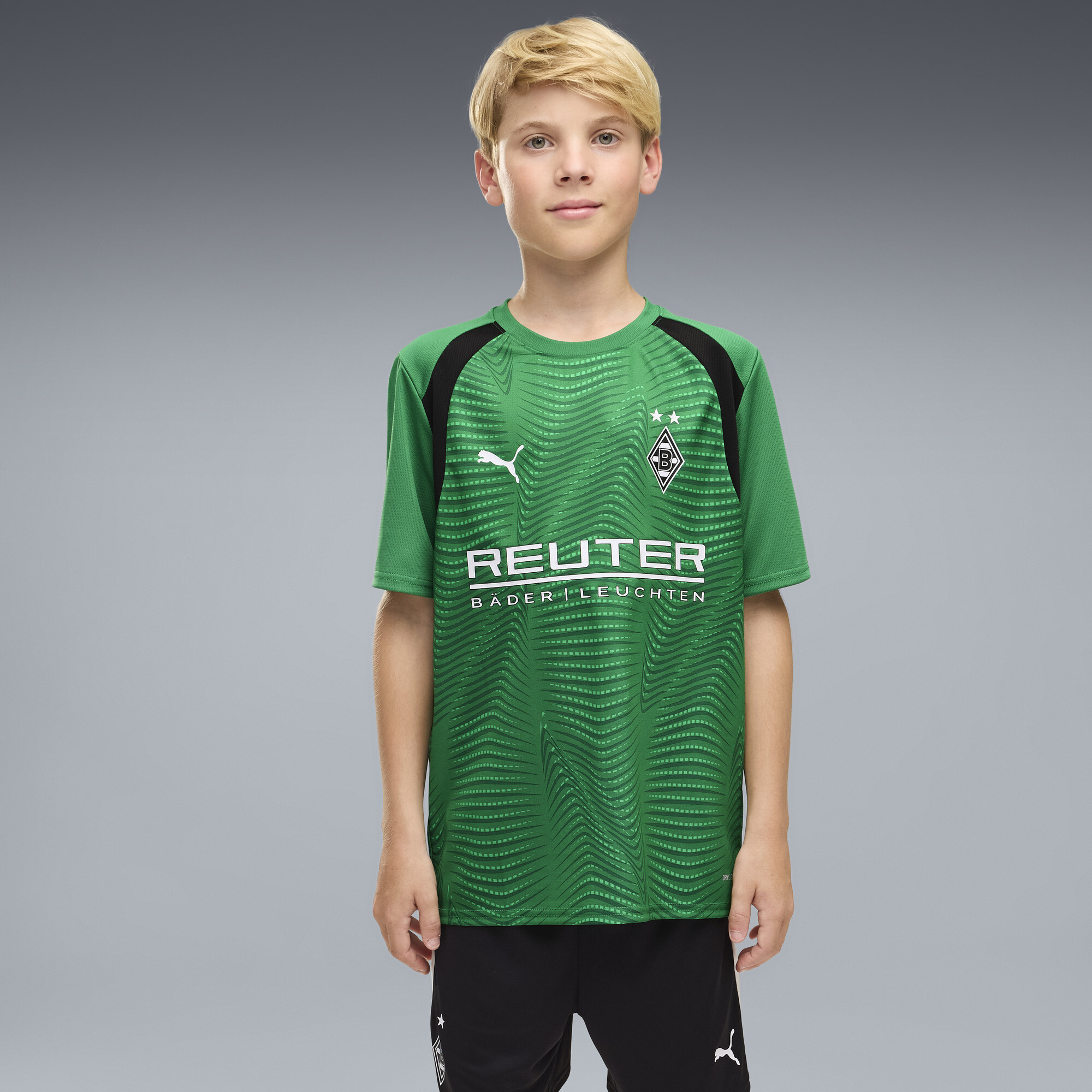 PUMA Maillot davant-match Borussia Mnchengladbach Enfant et Adolescent Vtements Vert 13-14Y 45 €