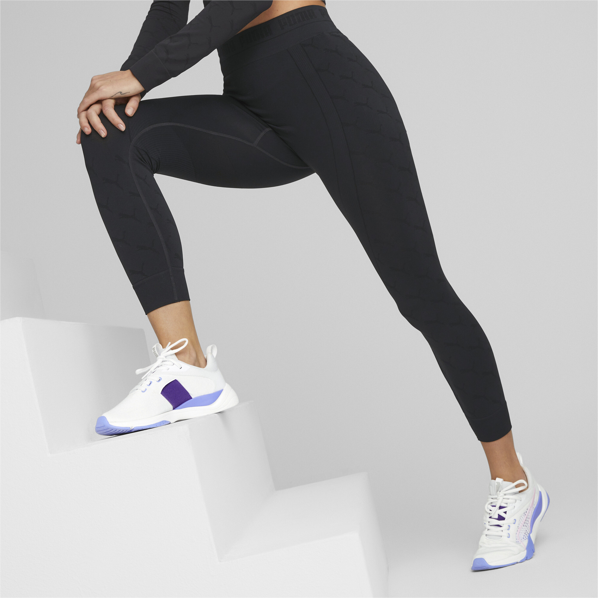 PUMA Running Evolve leggings in Natural