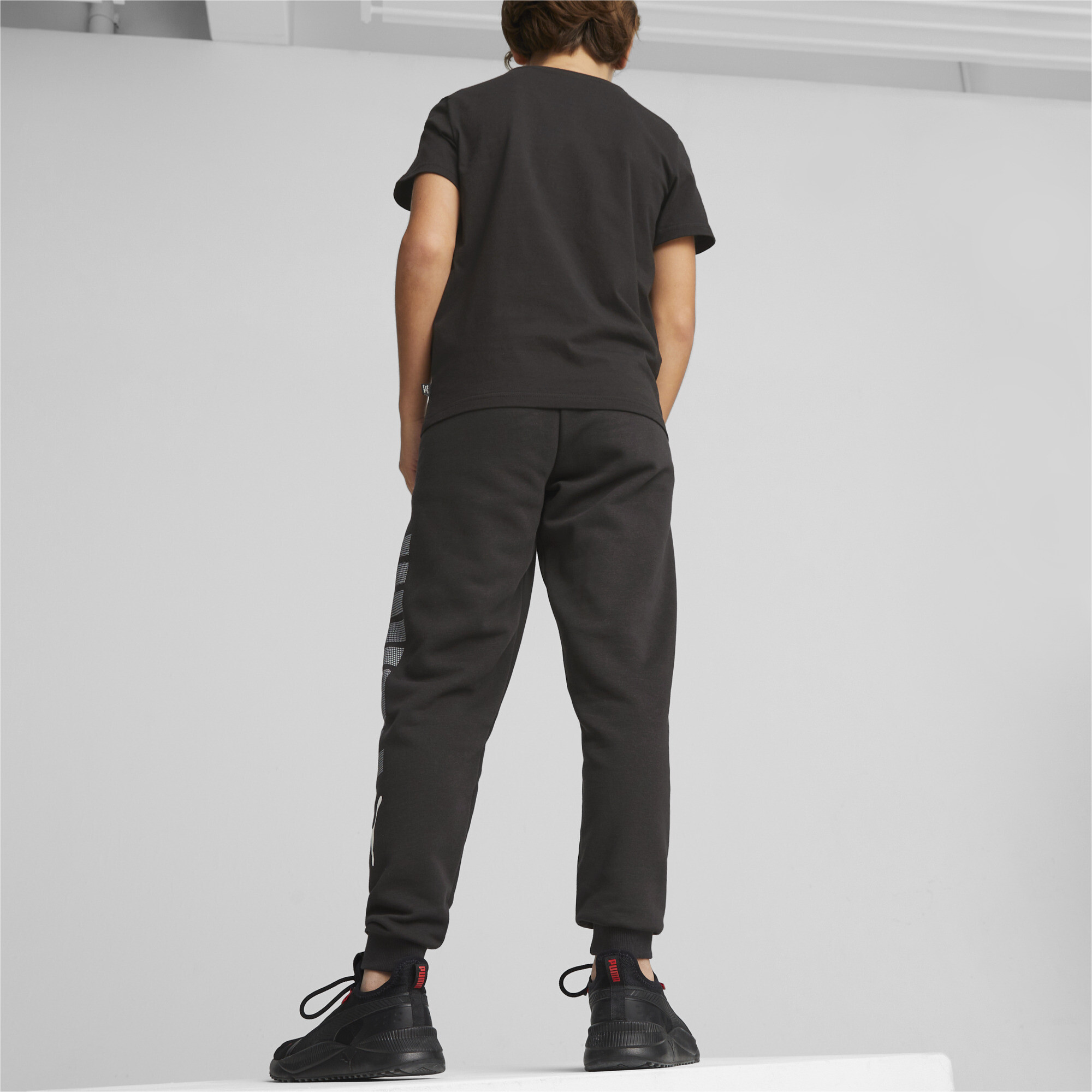 PUMA Essentials+ LOGOLAB Sweatpants In Black, Size 4-5 Youth