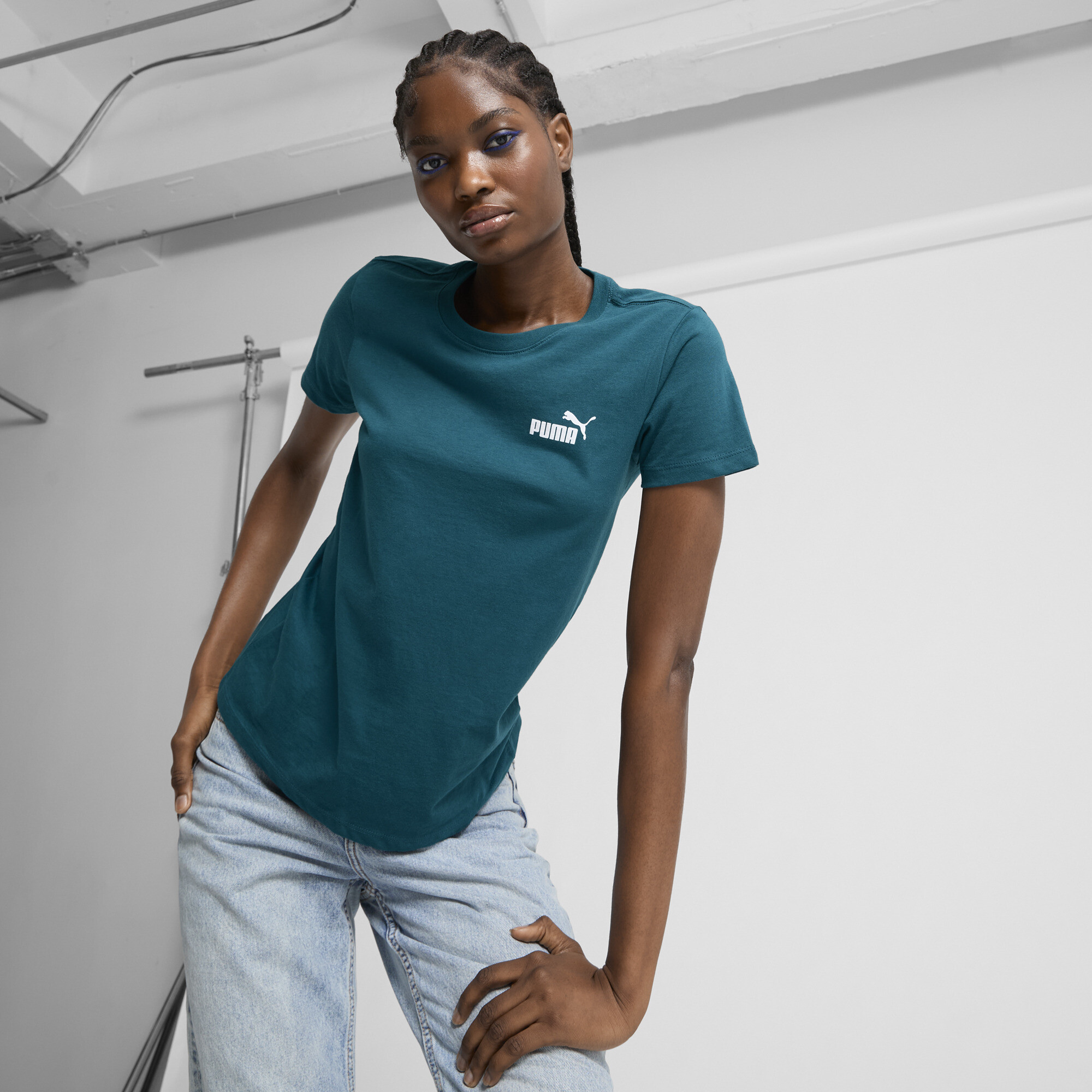 PUMA Women's ESSENTIALS Small Logo Tee