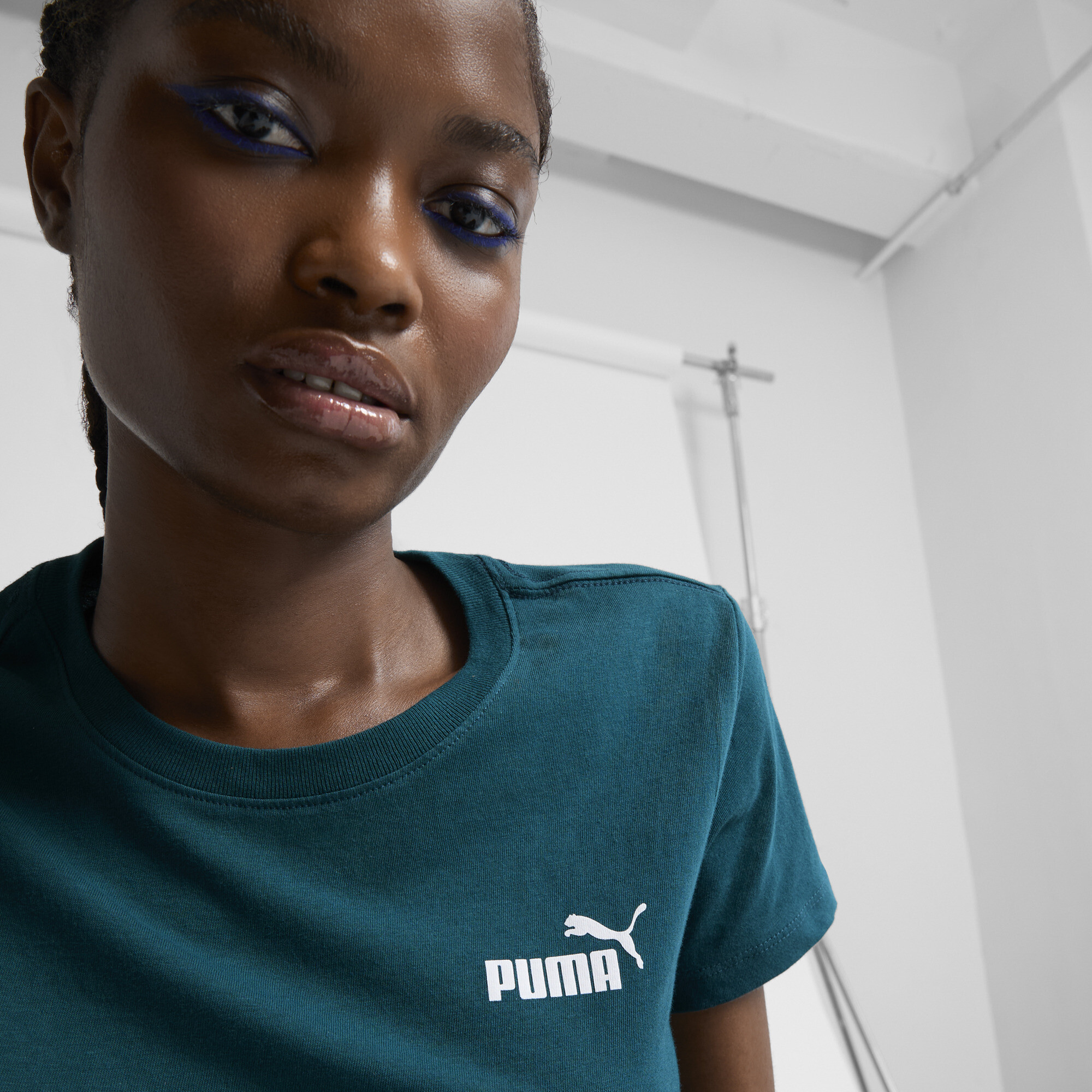 PUMA Women's ESSENTIALS Small Logo Tee