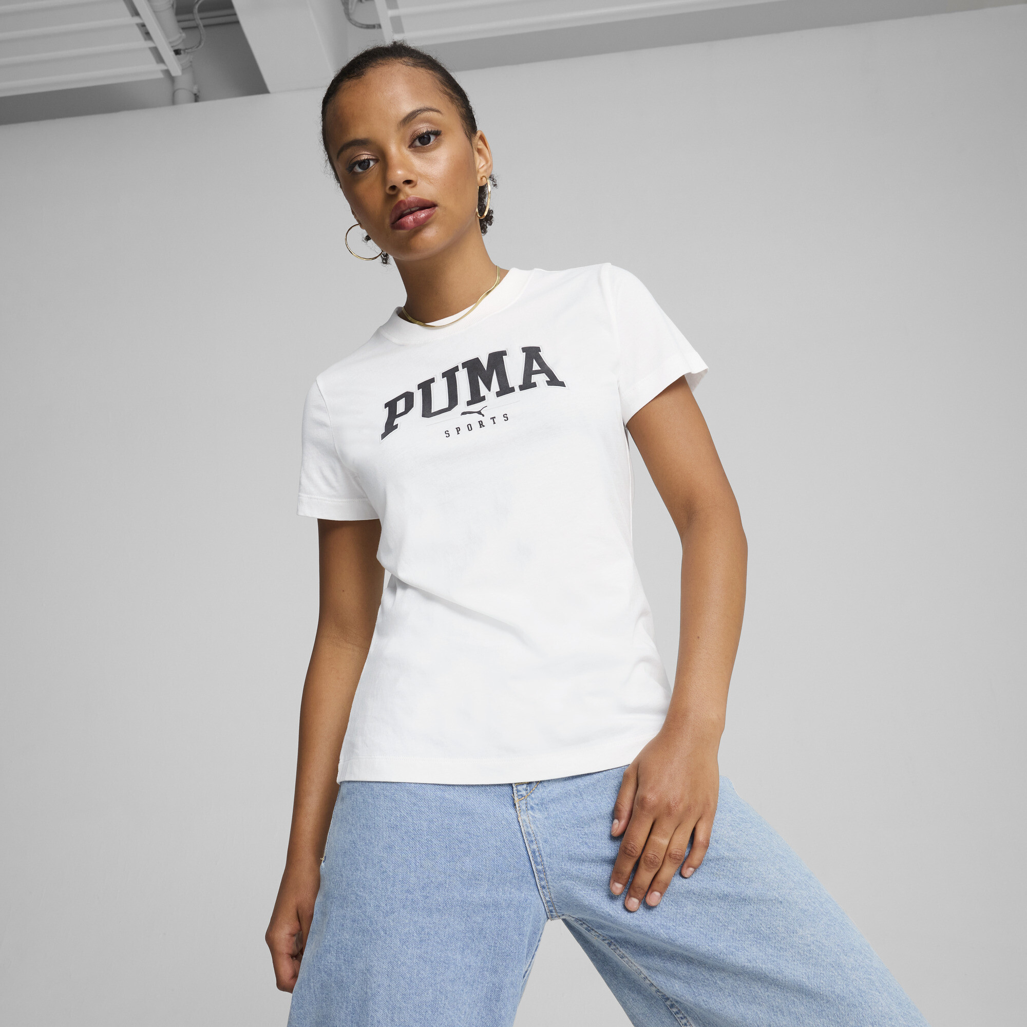 تيشرت PUMA SQUAD مزين برسومات للنساء أبيض