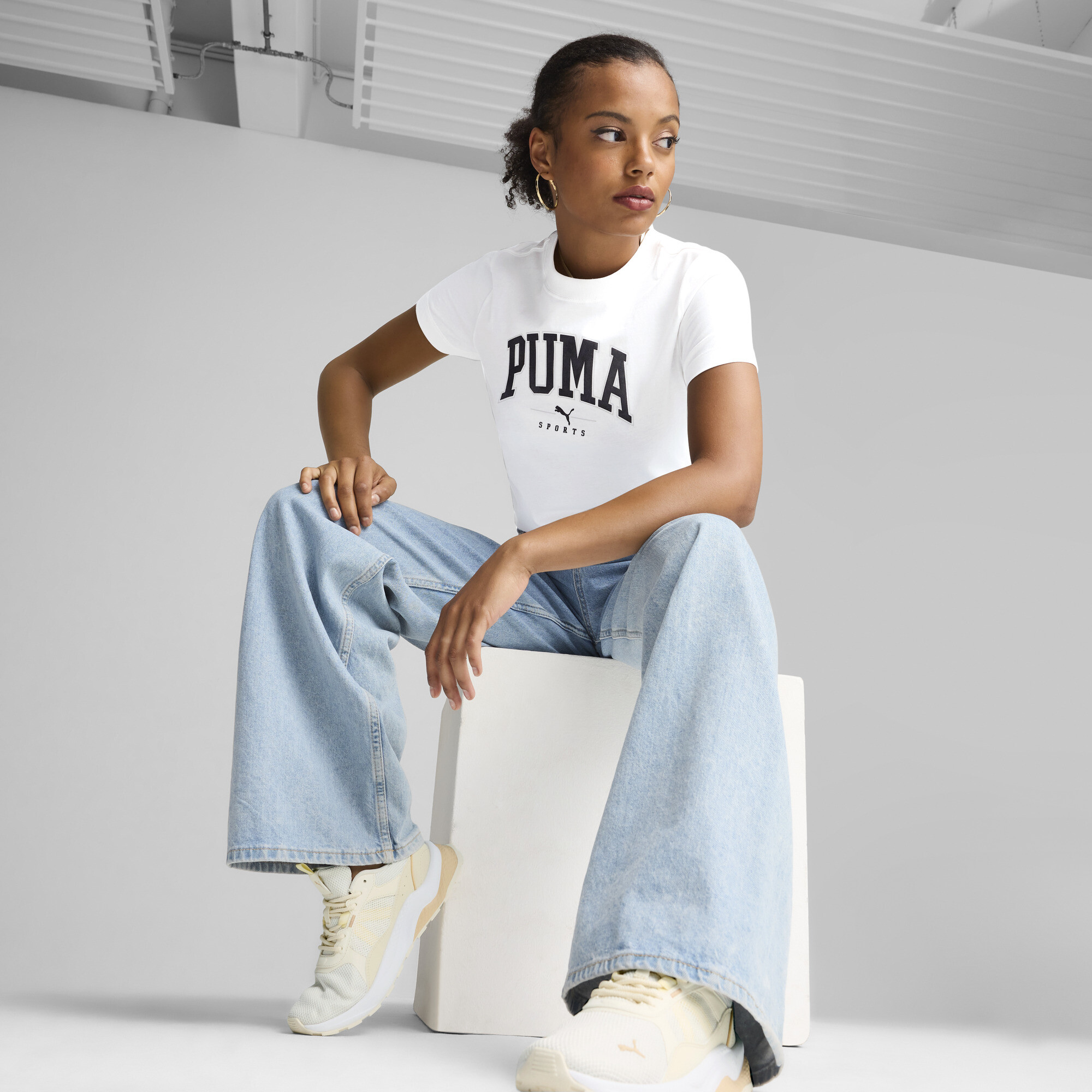 تيشرت PUMA SQUAD مزين برسومات للنساء أبيض