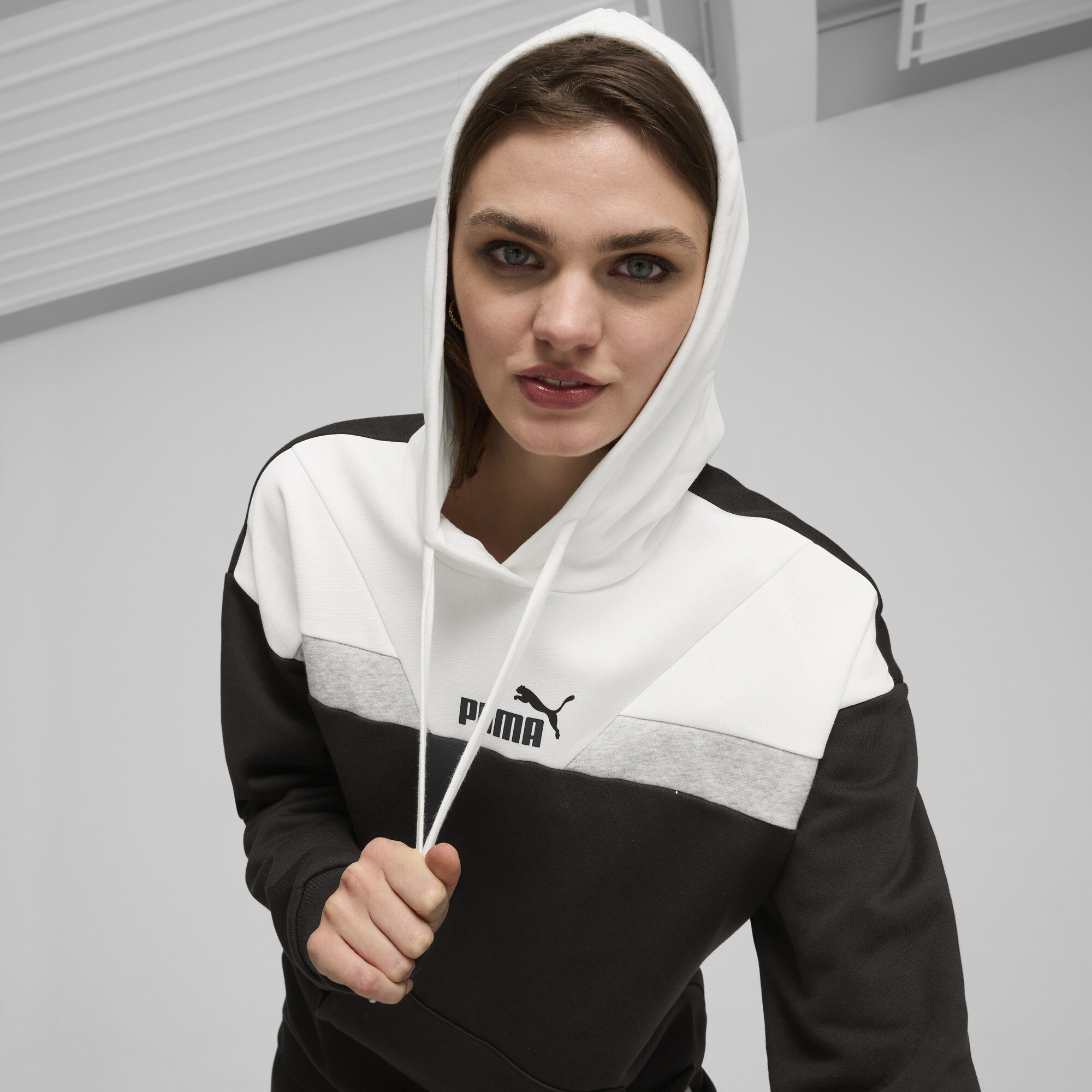 Women's Puma POWER Hoodie, Black, Size M, Clothing