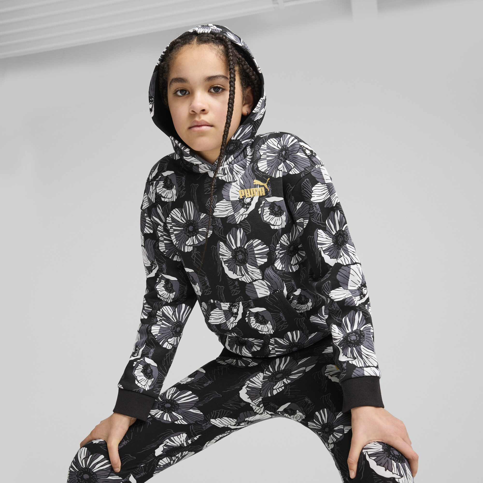 Women's Puma ESS+ CLASS ACT Hoodie Youth, Black, Size 5-6Y, Clothing