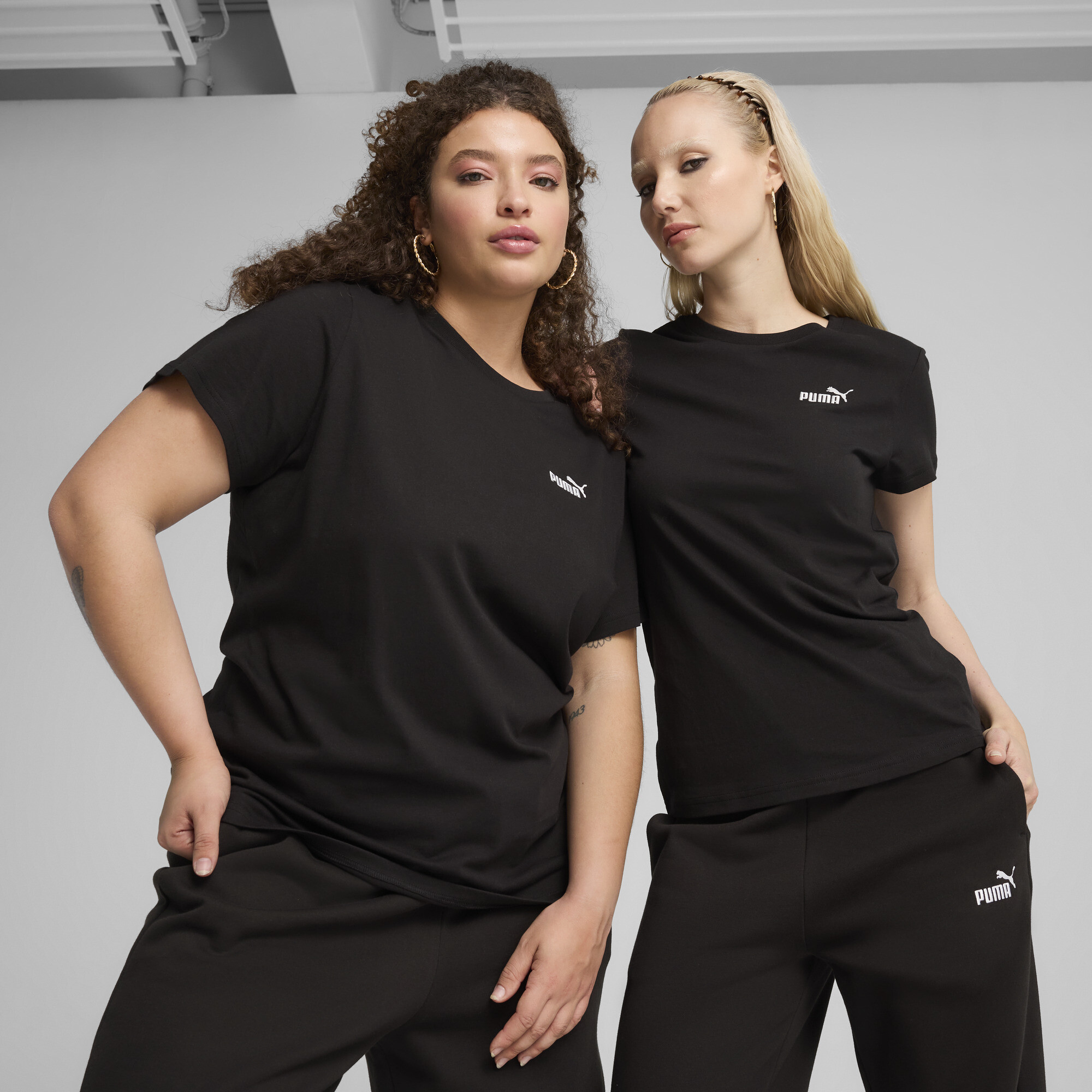 PUMA ESS Small No. 1 Logo T-shirt voor Dames, Zwart, Maat S