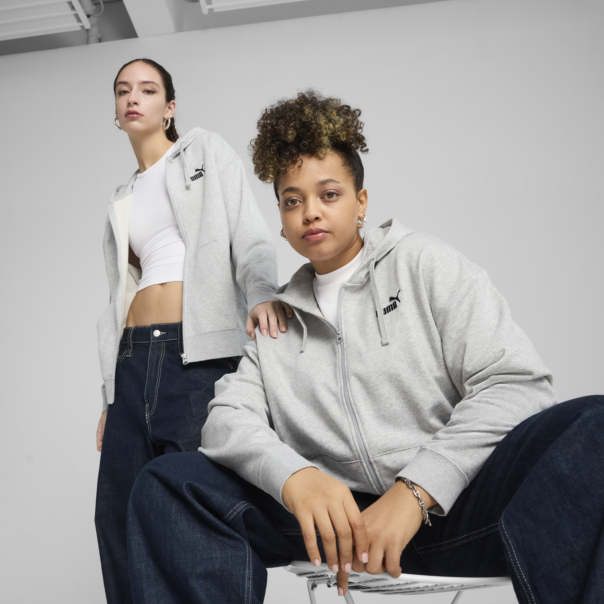 Puma ESS Small No. 1 Logo Comfort Hoodie mit durchgehendem Reißverschluss Damen | Mit Plain | Light Gray Heather | Größe...