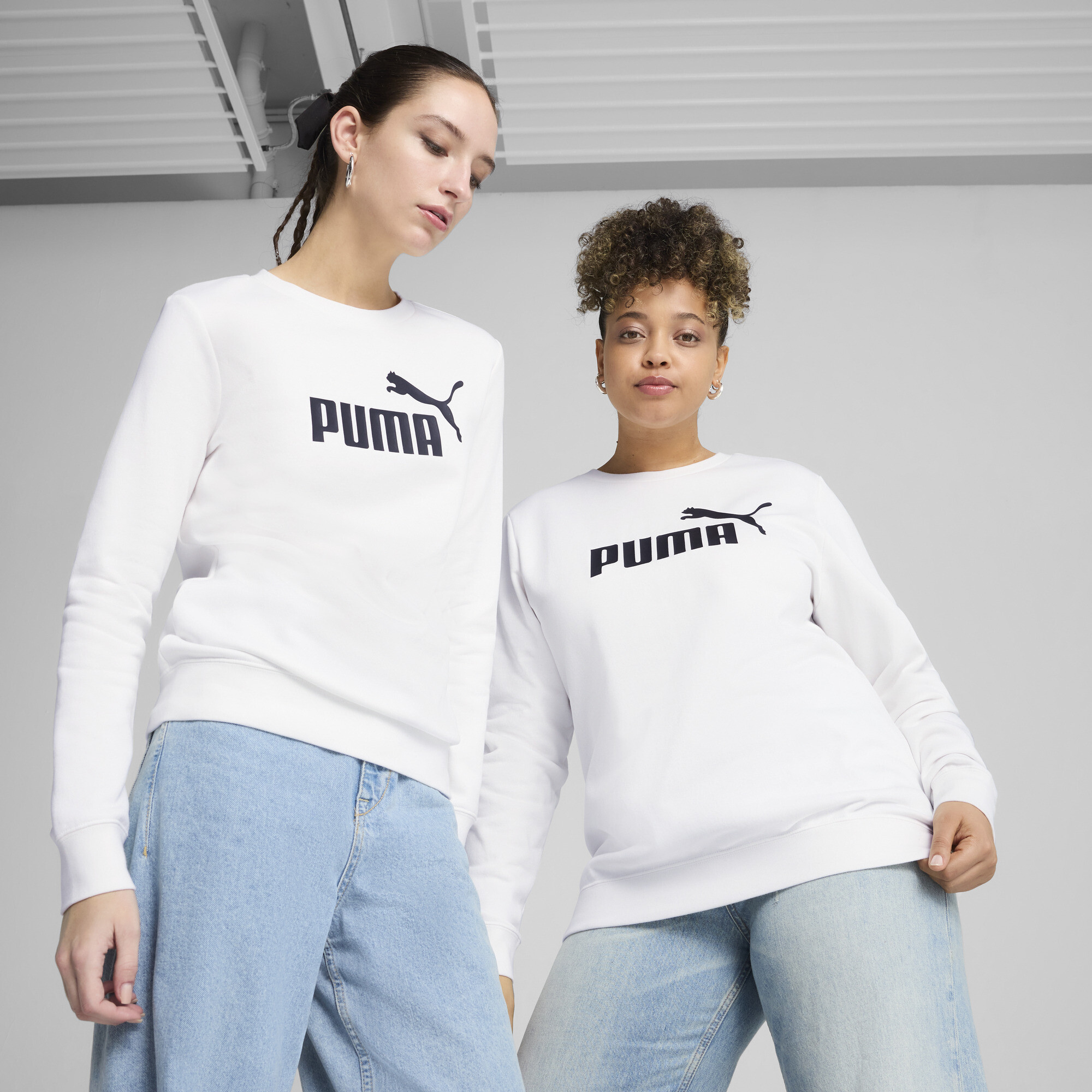 PUMA Essentials Women's Logo Crew Neck Sweatshirt in White, Size XL