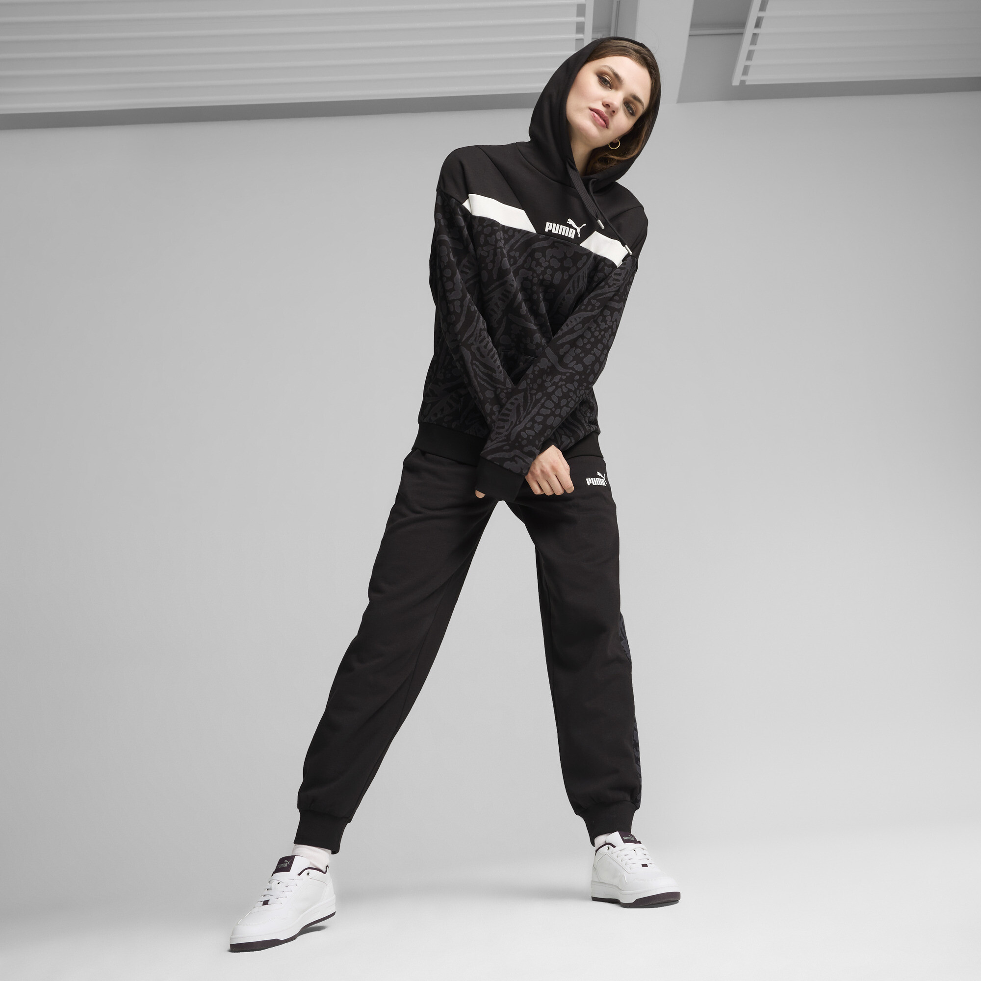 Women's Puma HYPERNATURAL Hoodie, Black, Size M, Clothing