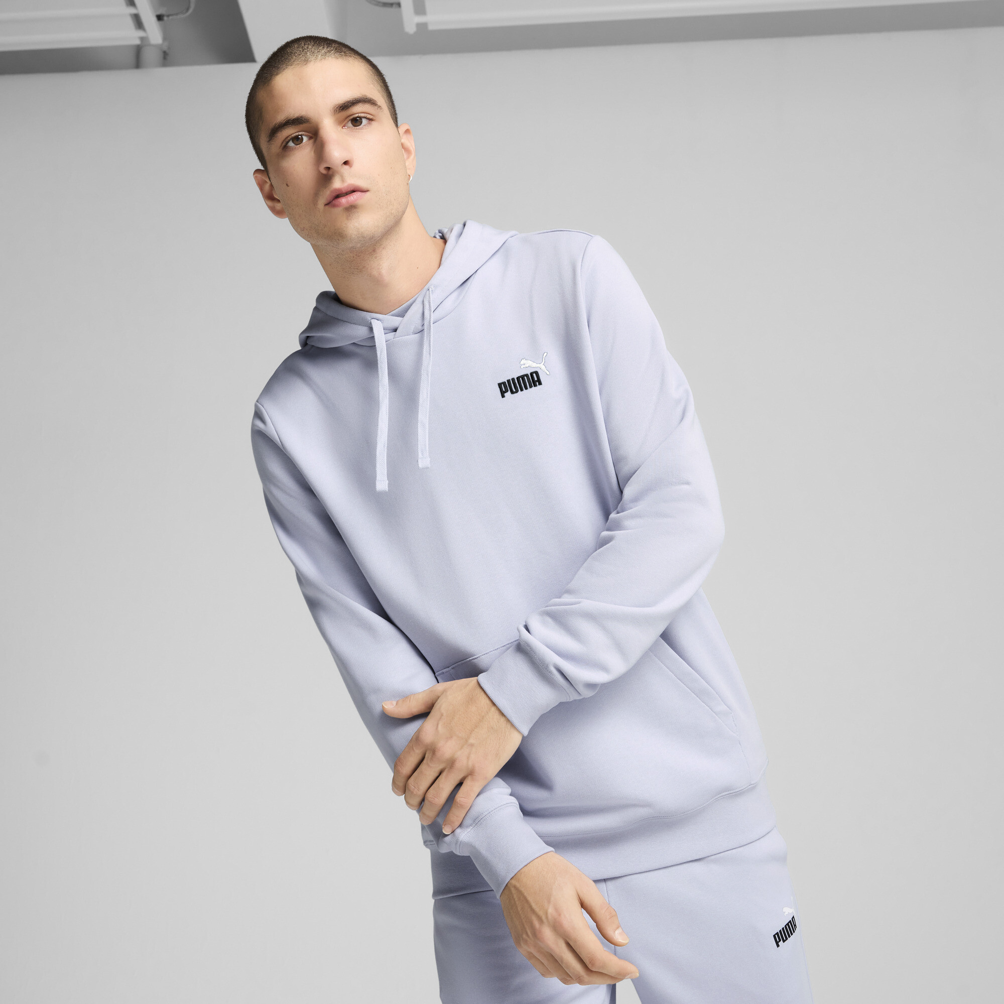 Sweat shirt Puma Sweat à Capuche Logo Hoodie EU - vue 1