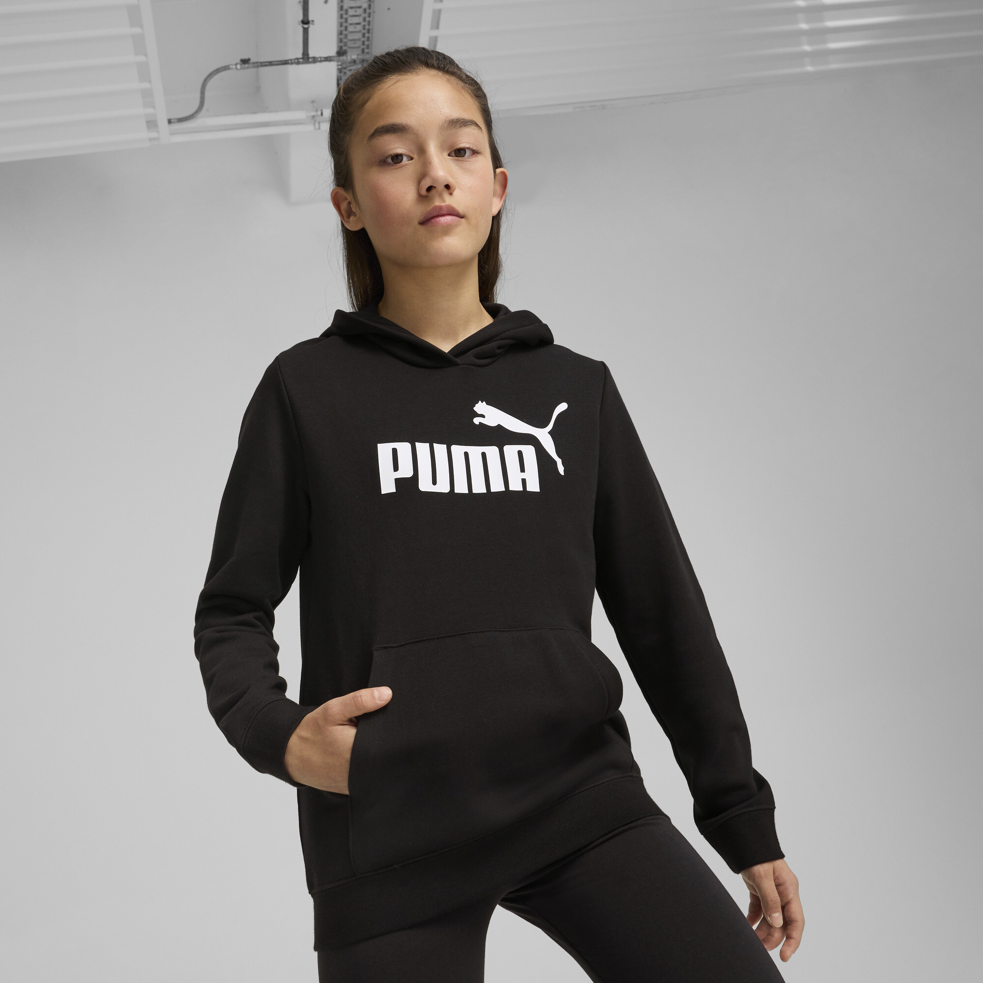 Puma ESS No. 1 Logo Hoodie Teenager Für Damen Für Kinder | Mit Logo Print | Black | Größe: 13-14Y