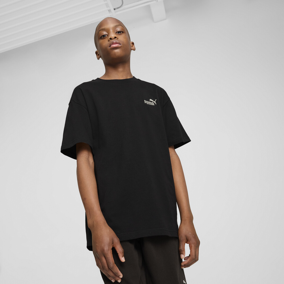 ESS Small No. 1 Logo Relaxed T-Shirt Youth in Black by PUMA, 9-10Y