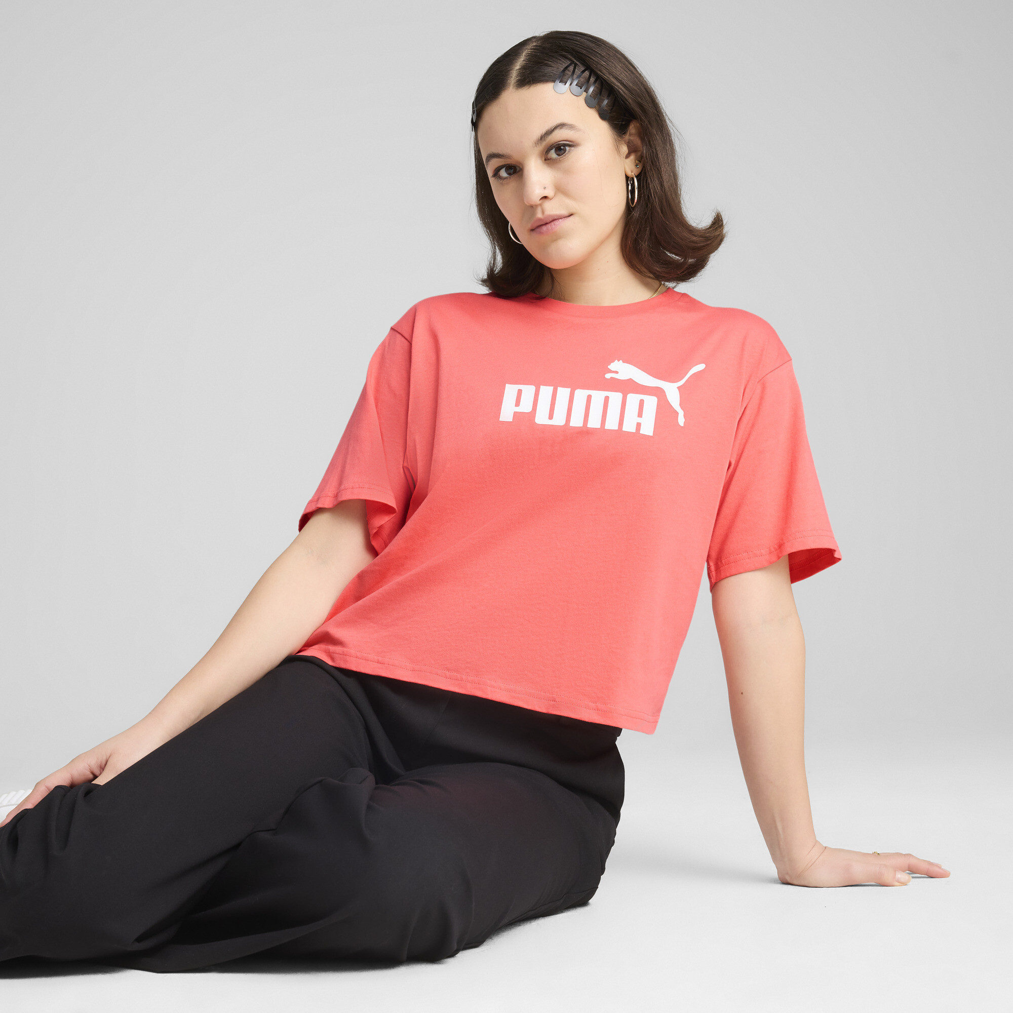 Puma ESS Cropped No. 1 Logo Relaxed T-Shirt Damen | Mit Logo Print | Peach Frost | Größe: XL