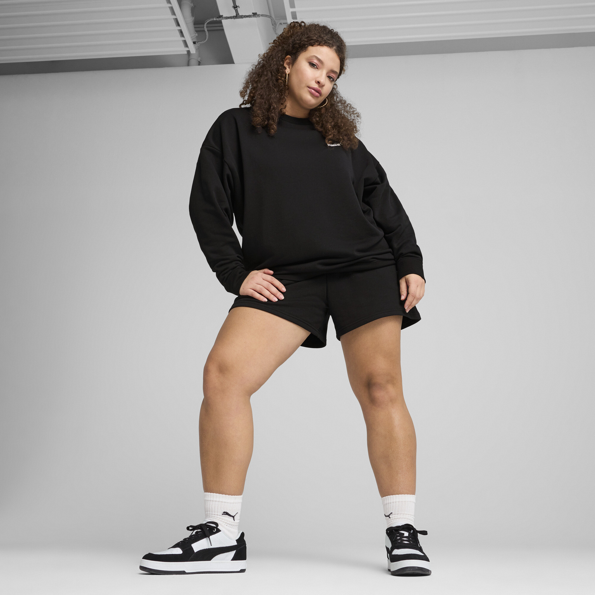 PUMA ESS Small No. 1 Logo Relaxed trui met ronde hals voor Dames, Zwart, Maat XL thumbnail 6