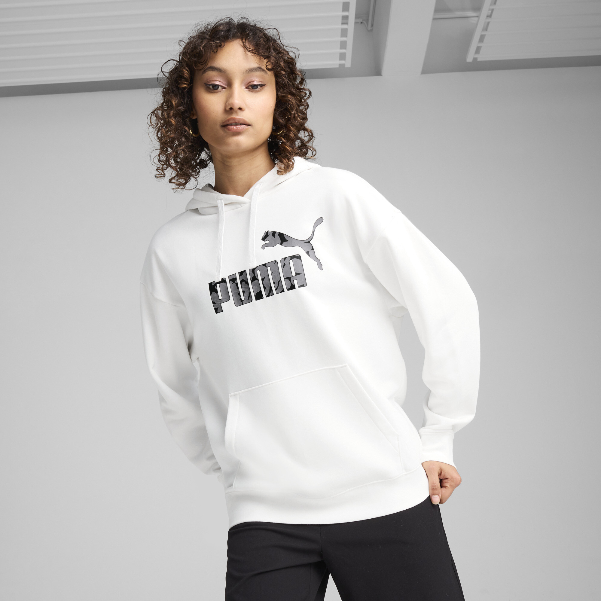 Puma ESS NATURE 2.0 Comfort Hoodie Damen | Mit Print | White | Größe: S