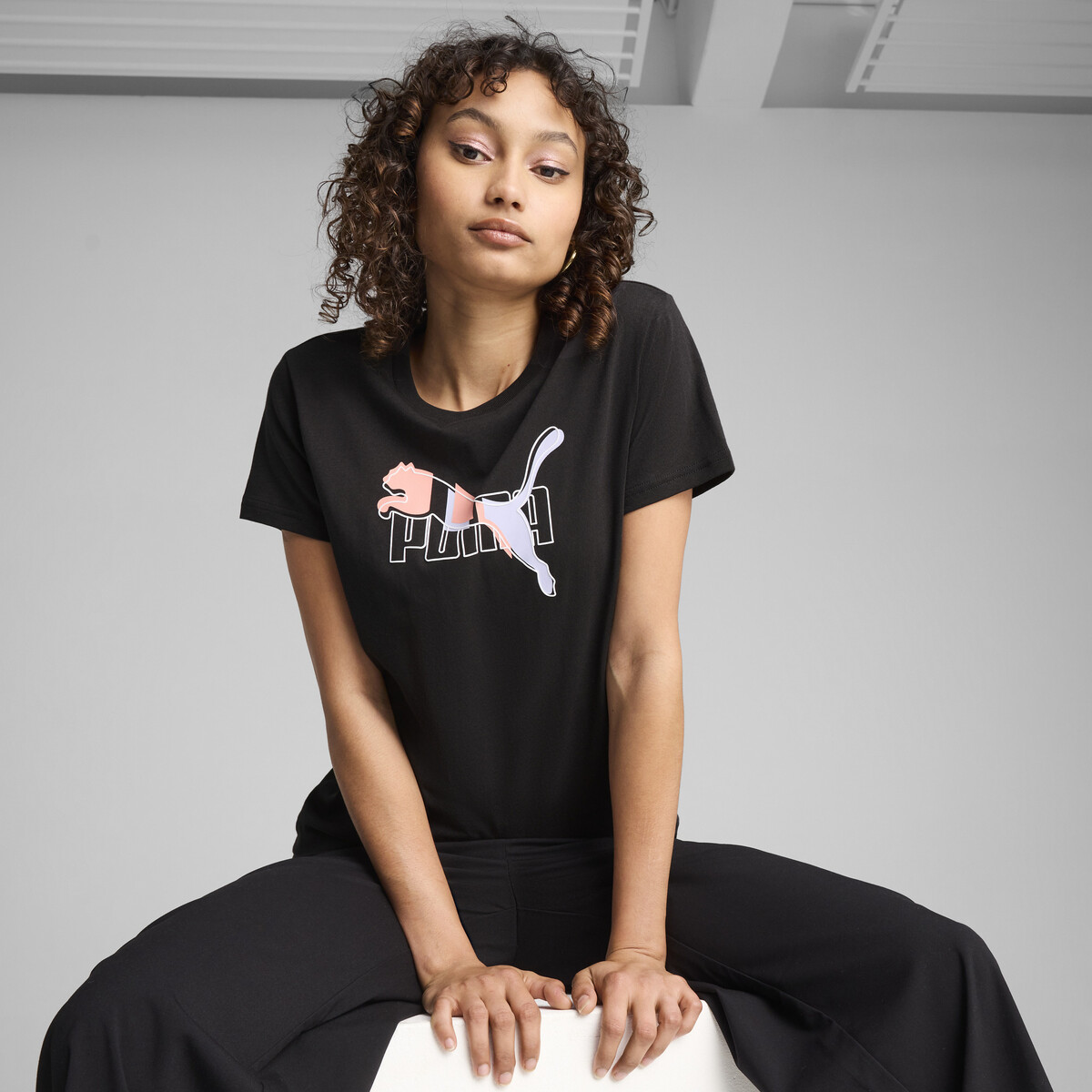 ESS LOGO LAB T-Shirt Women in Black by PUMA, Medium