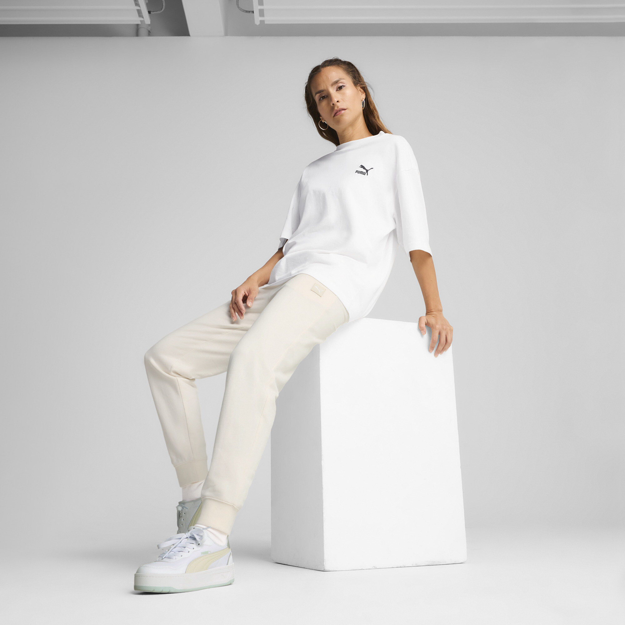 PUMA Elevated Essentials Women's Sweatpants - Picture 9 of 10
