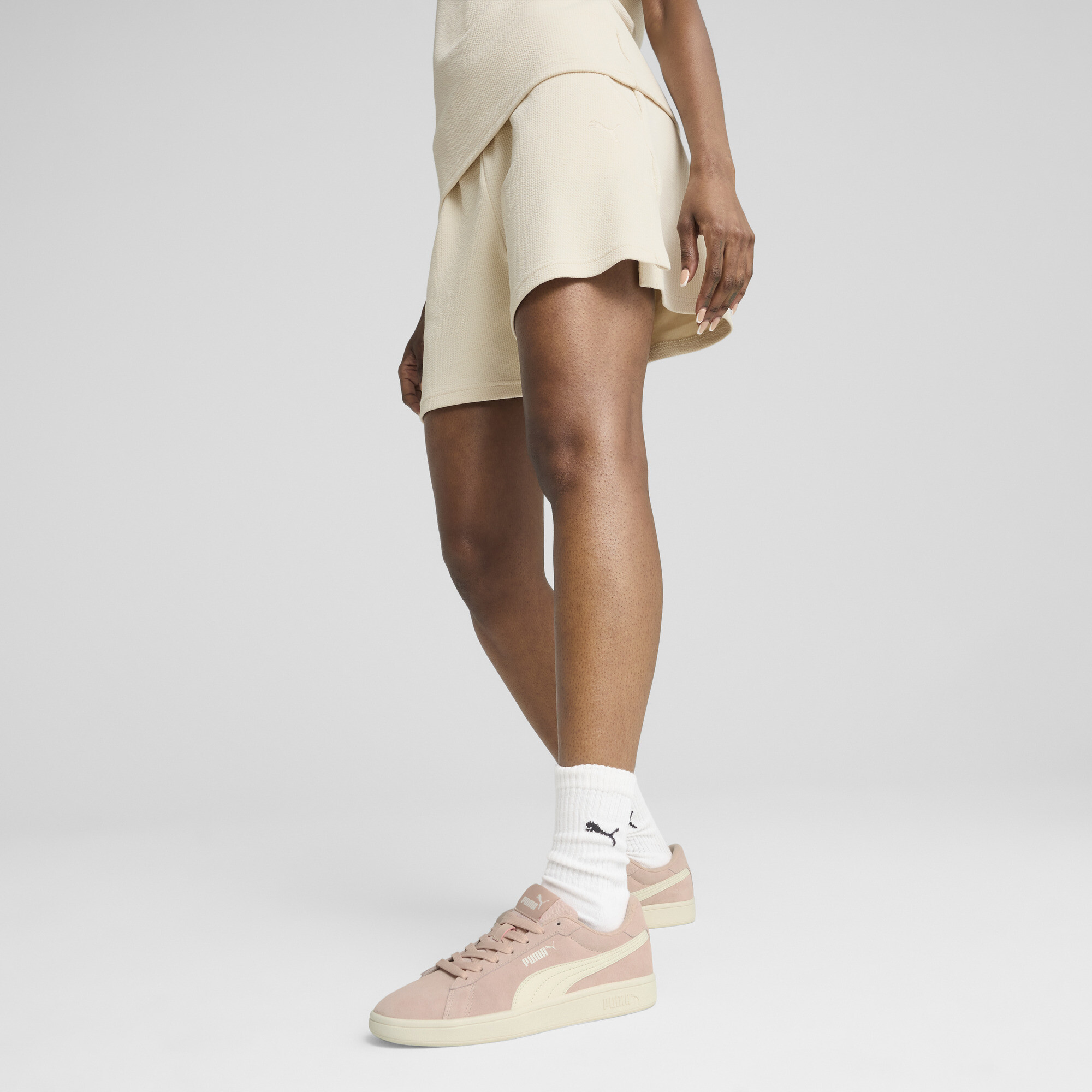 PUMA HER 5" High-Waist Shorts Women in White, Size S
