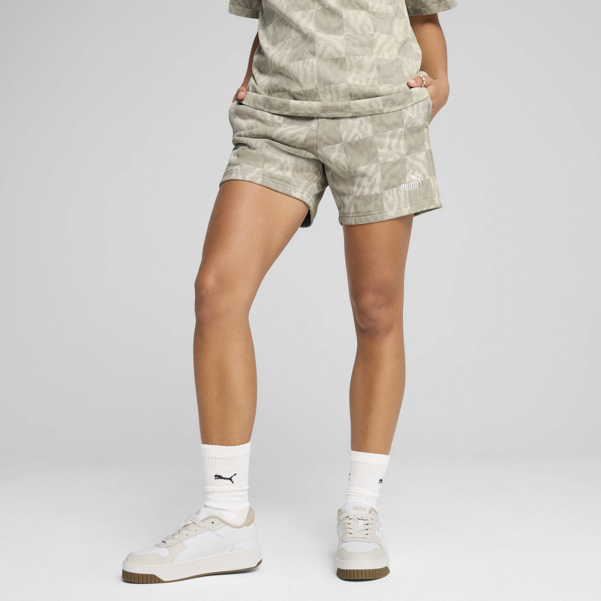 Puma ESS GRAPHIC Mid-Rise 5" Shorts Damen | Mit Checked | Alpine Snow | Größe: M