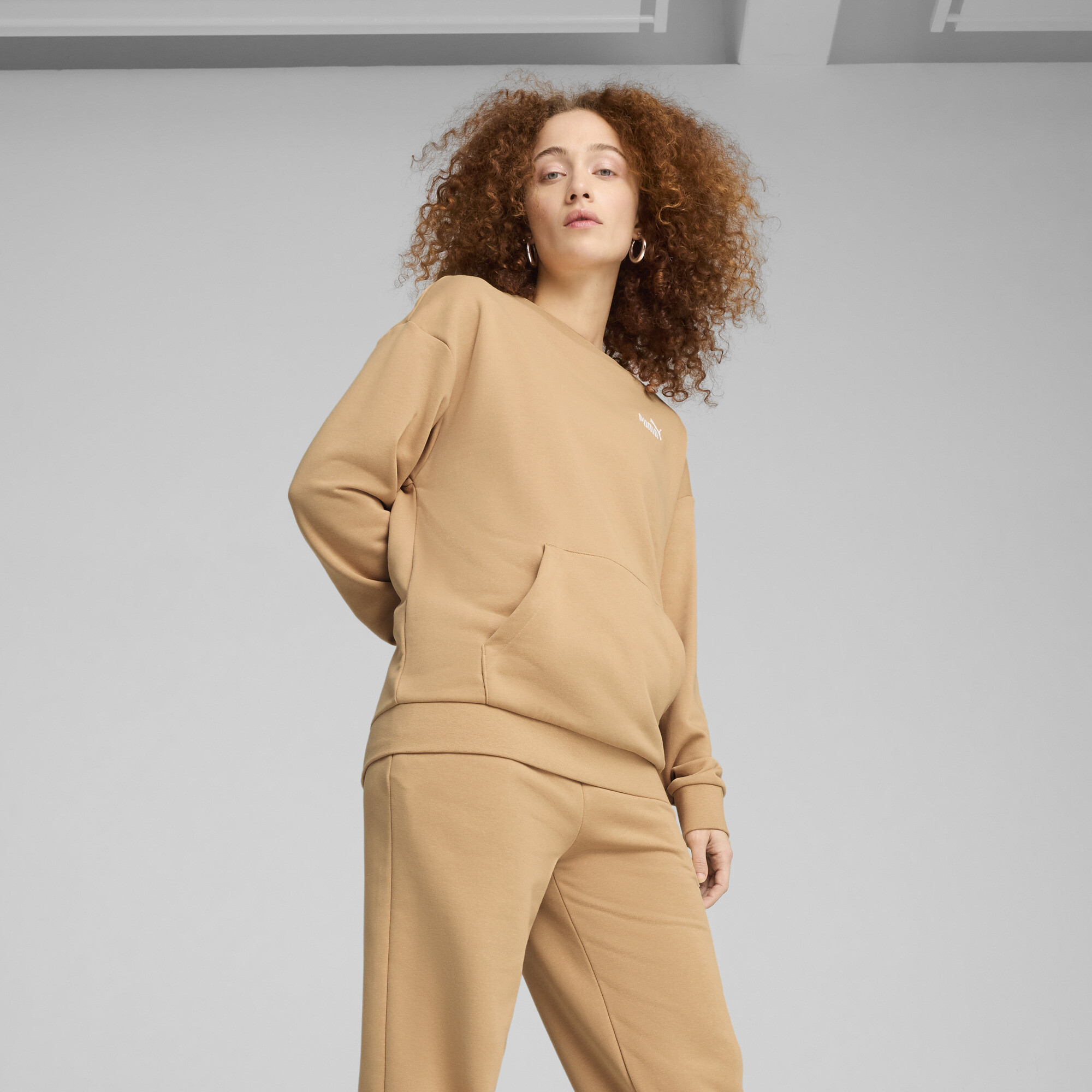 Women's Puma Relaxed Sweat Suit, Brown, Size XL, Clothing