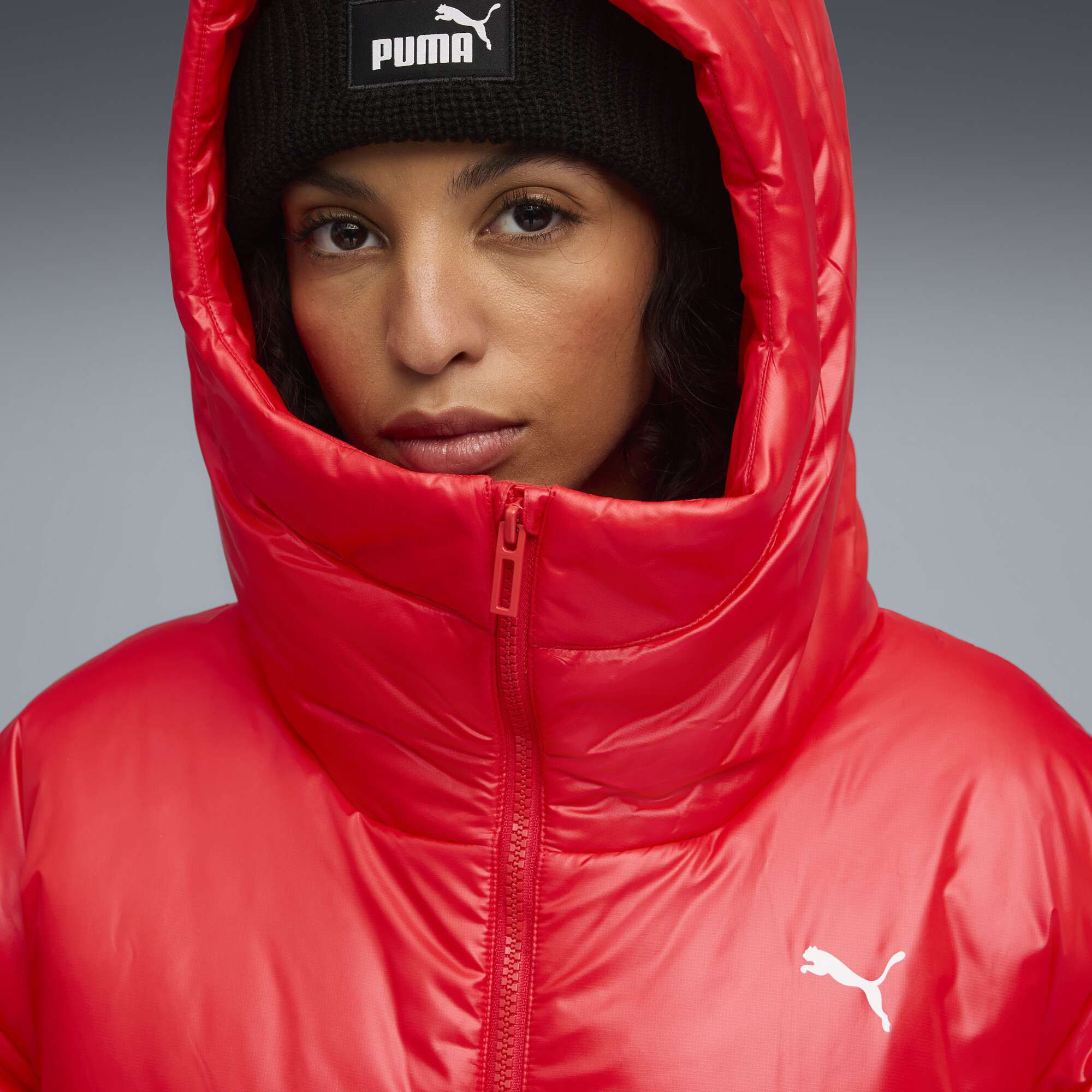 PUMA Wardrobe Essentials glanzende gewatteerde jas met capuchon voor Dames, Rood, Maat S thumbnail 7