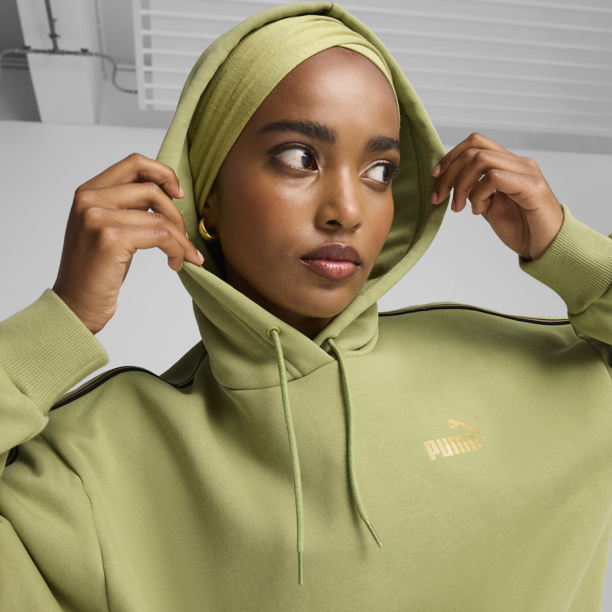 Women's Puma ESS TAPE MINIMAL GOLD Hoodie, Green, Size XL, Clothing