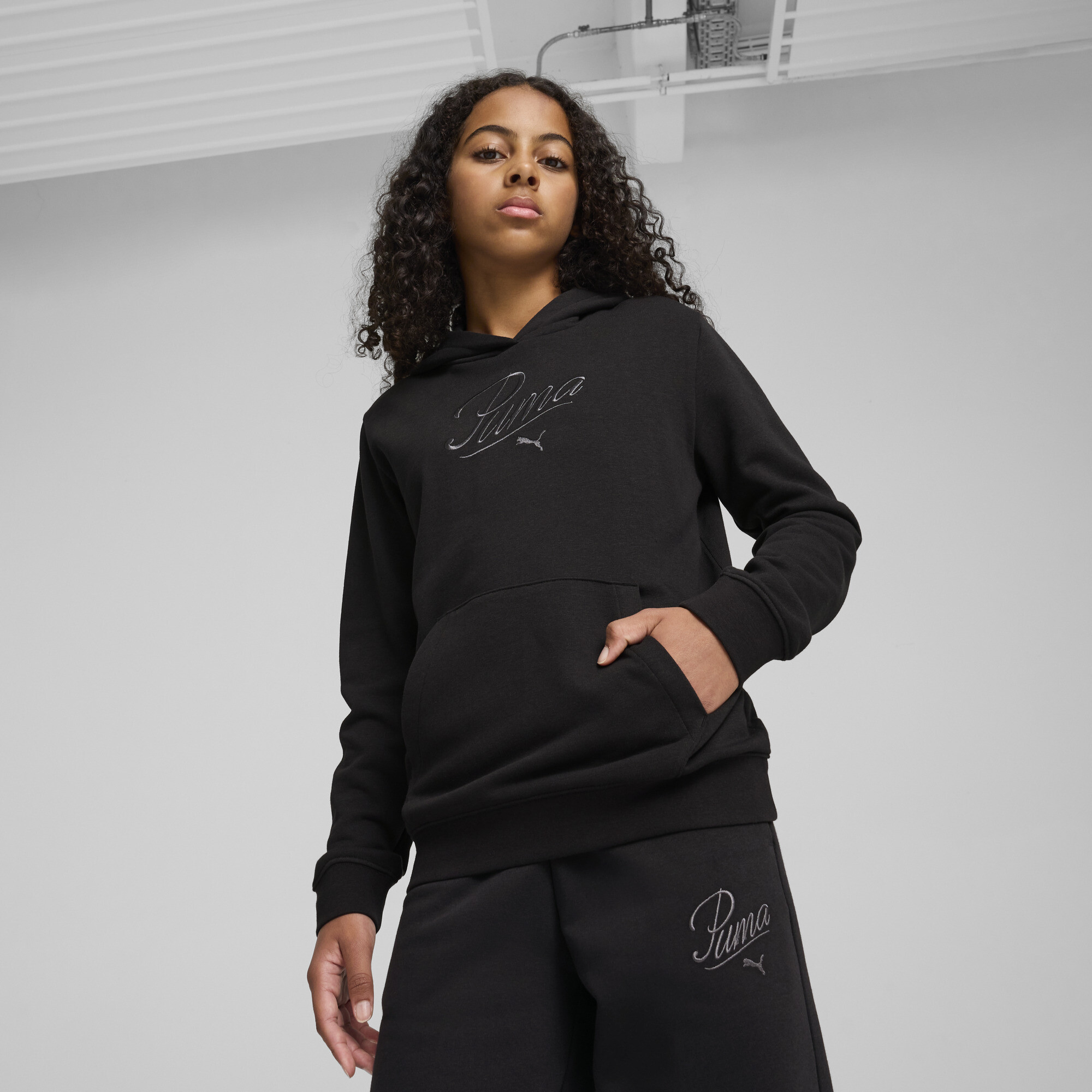 Puma Essentials Script Hoodie Teenager Für Damen Für Kinder | Mit Print | Black | Größe: 13-14Y