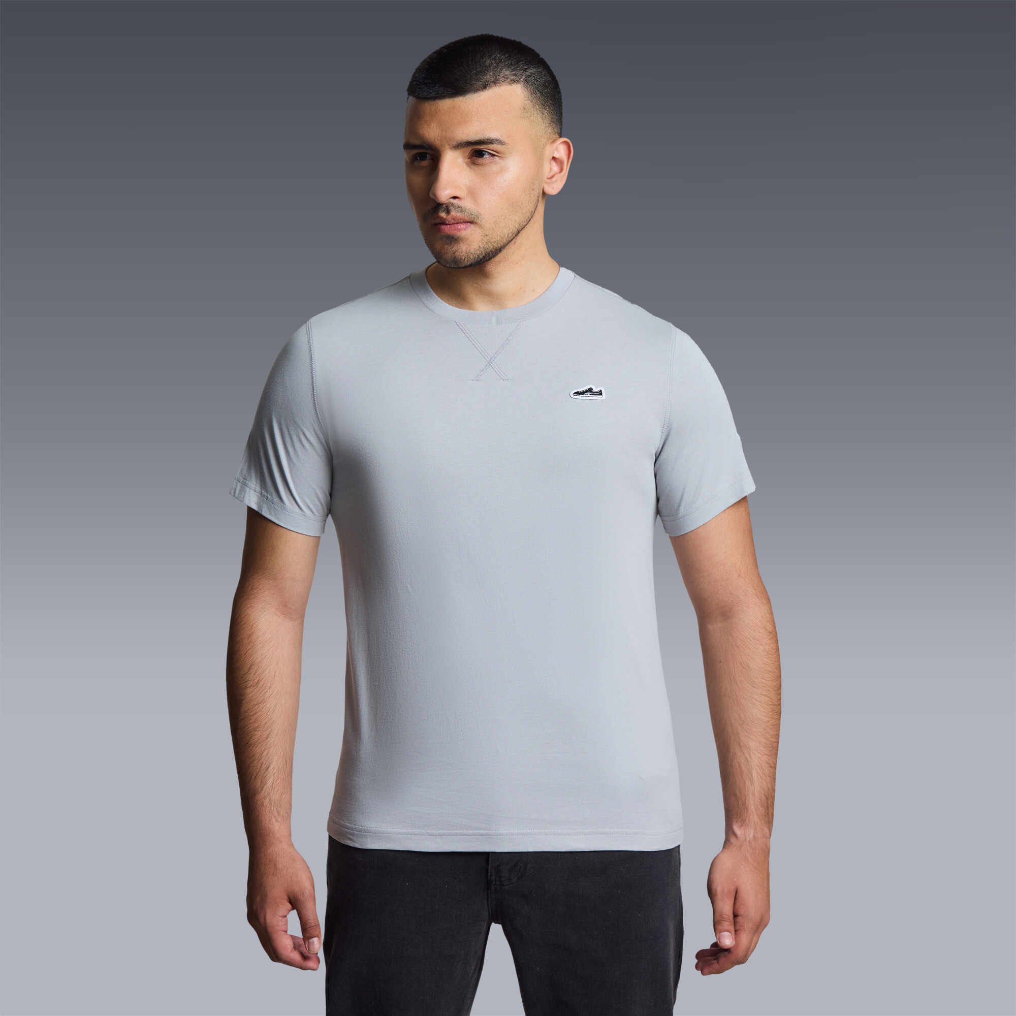 Polera Wardrobe Essentials Suede para hombre