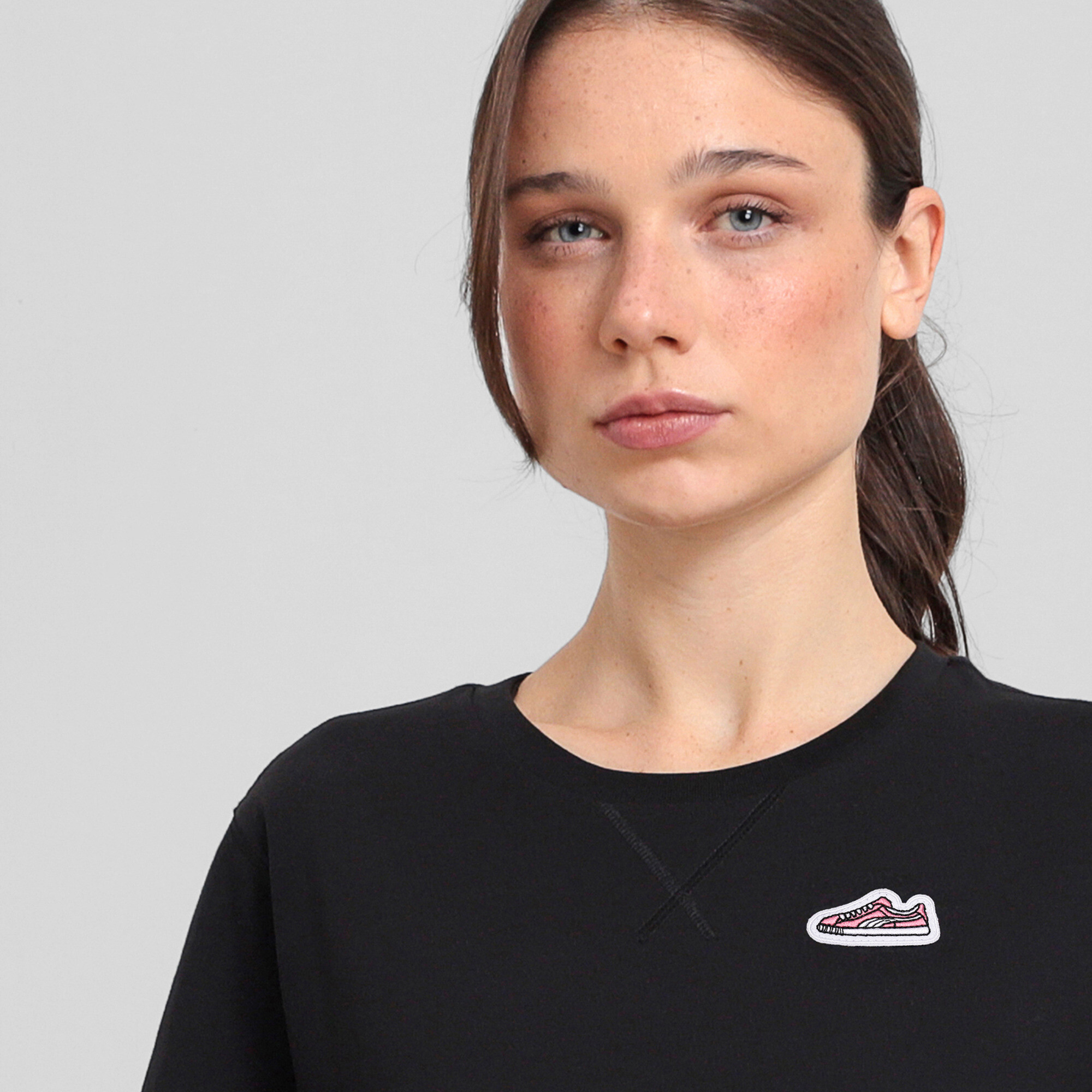 Camiseta ESS Wardrobe Suede | black | PUMA