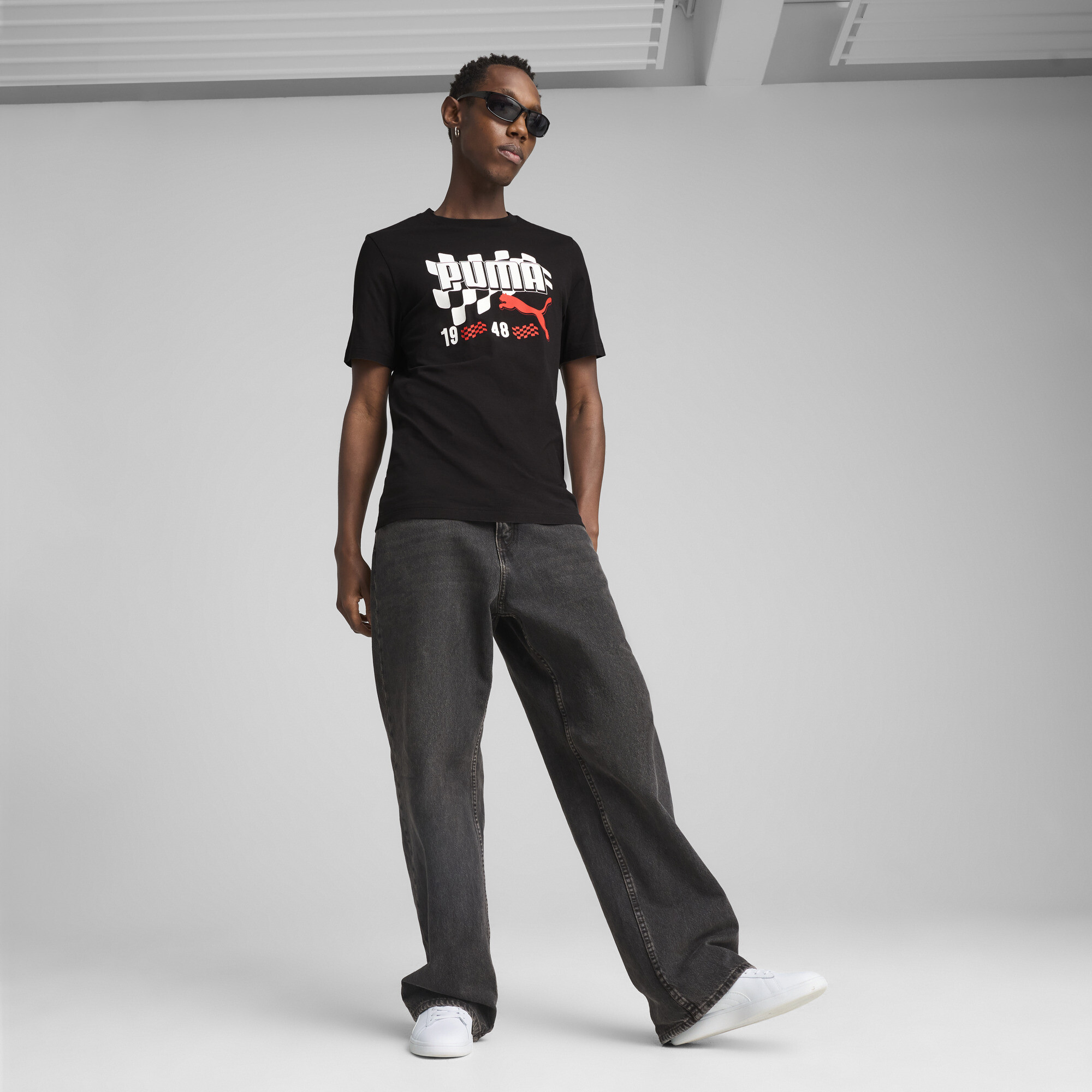 PUMA Graphics Moto Flag T-shirt voor Heren, Zwart, Maat XS thumbnail 4