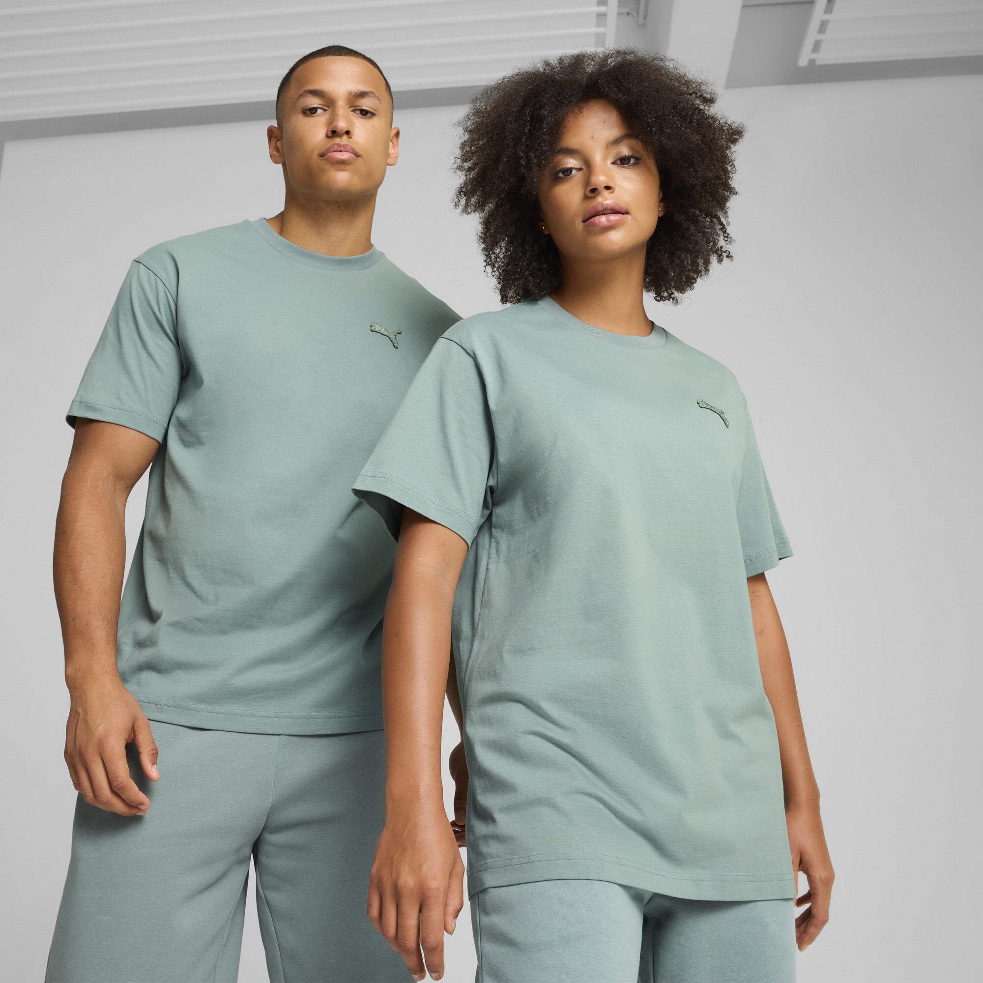 Puma Essentials Elevated T-Shirt Unisex | Mit Plain | Green Moon | Größe: L