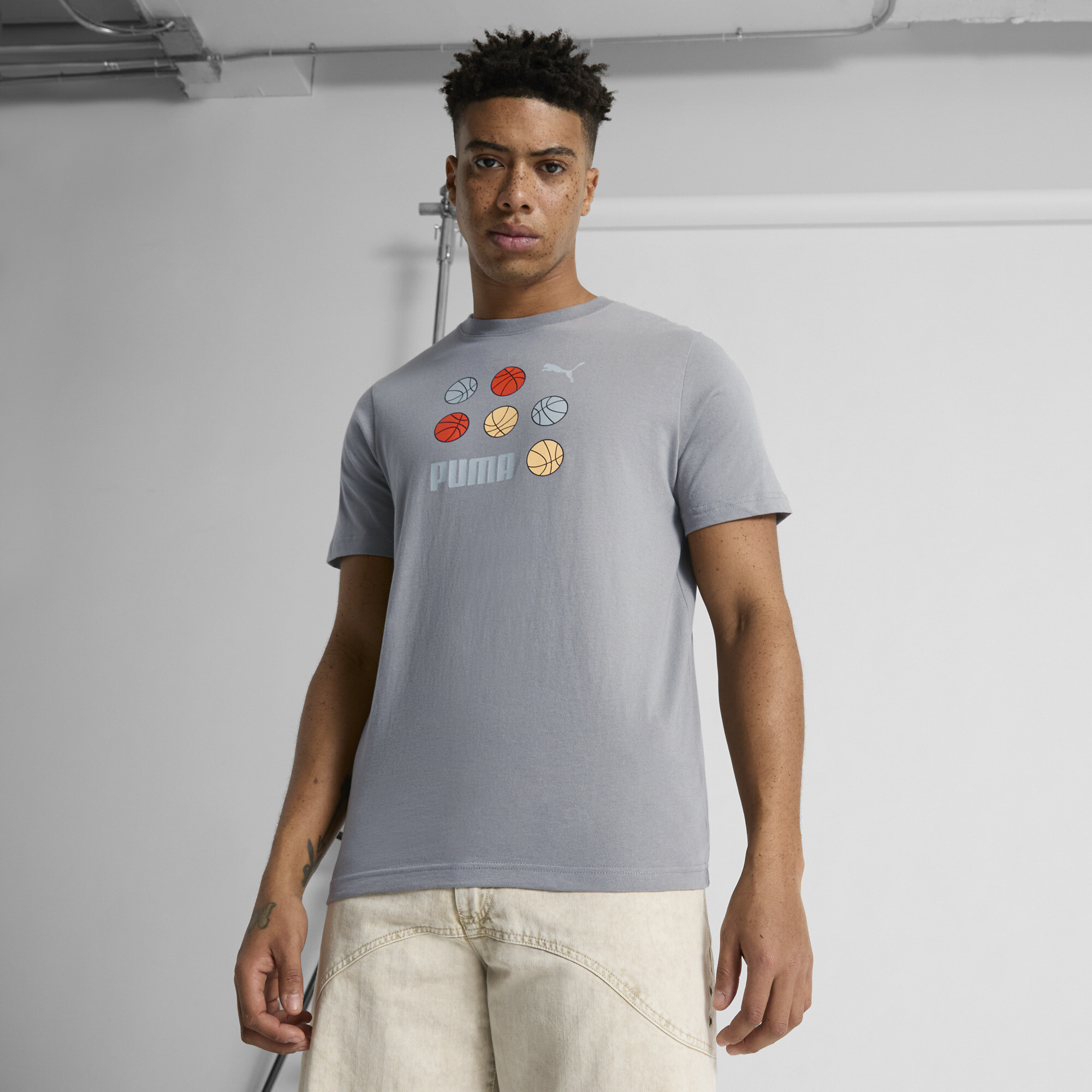 PUMA GRAPHICS BBall Men's T-Shirt in Grey, Size S