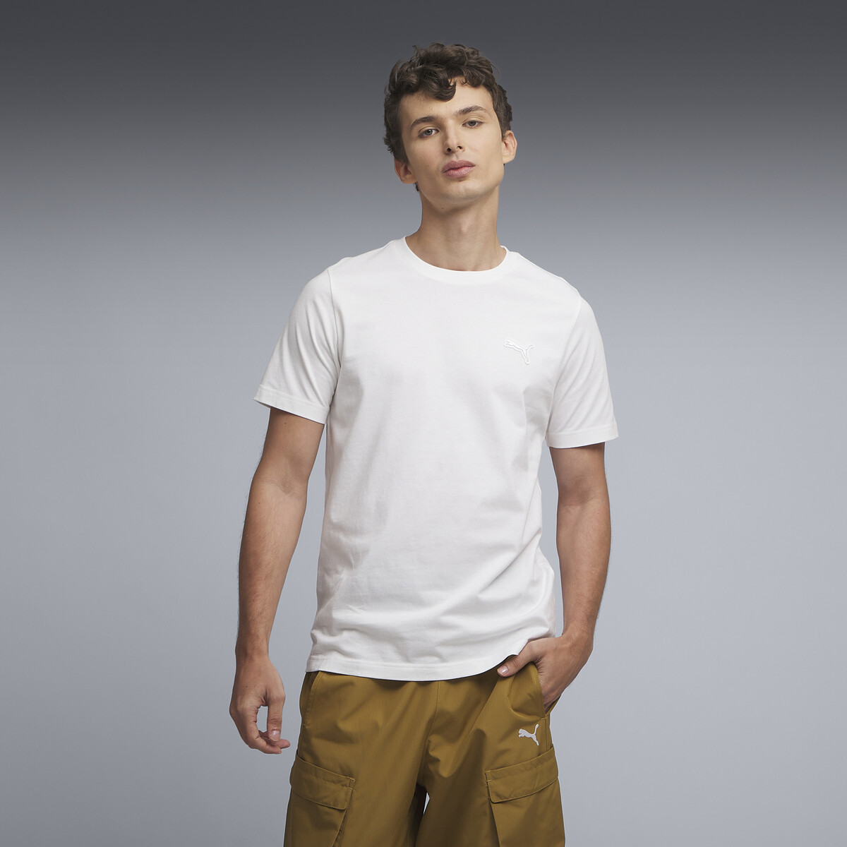 Wardrobe Essentials PUMA Logo T-Shirt Men in White, Medium