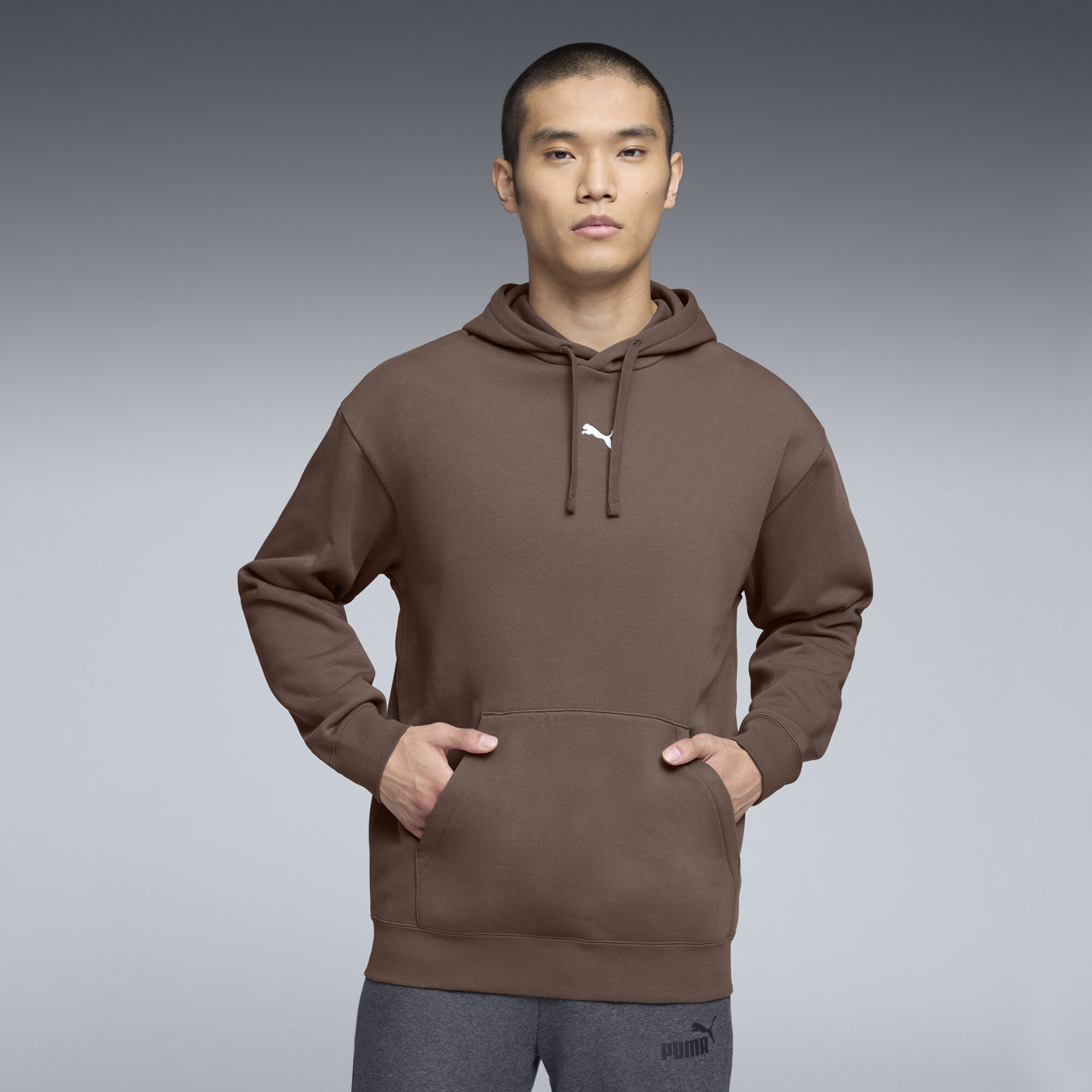 Puma Essentials Relaxed Hoodie Men In Brown