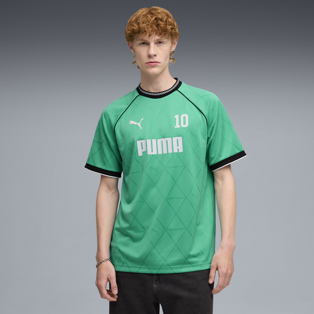 PUMA Sport Pinnacle Football Jersey Men in Vibrant Green, XS