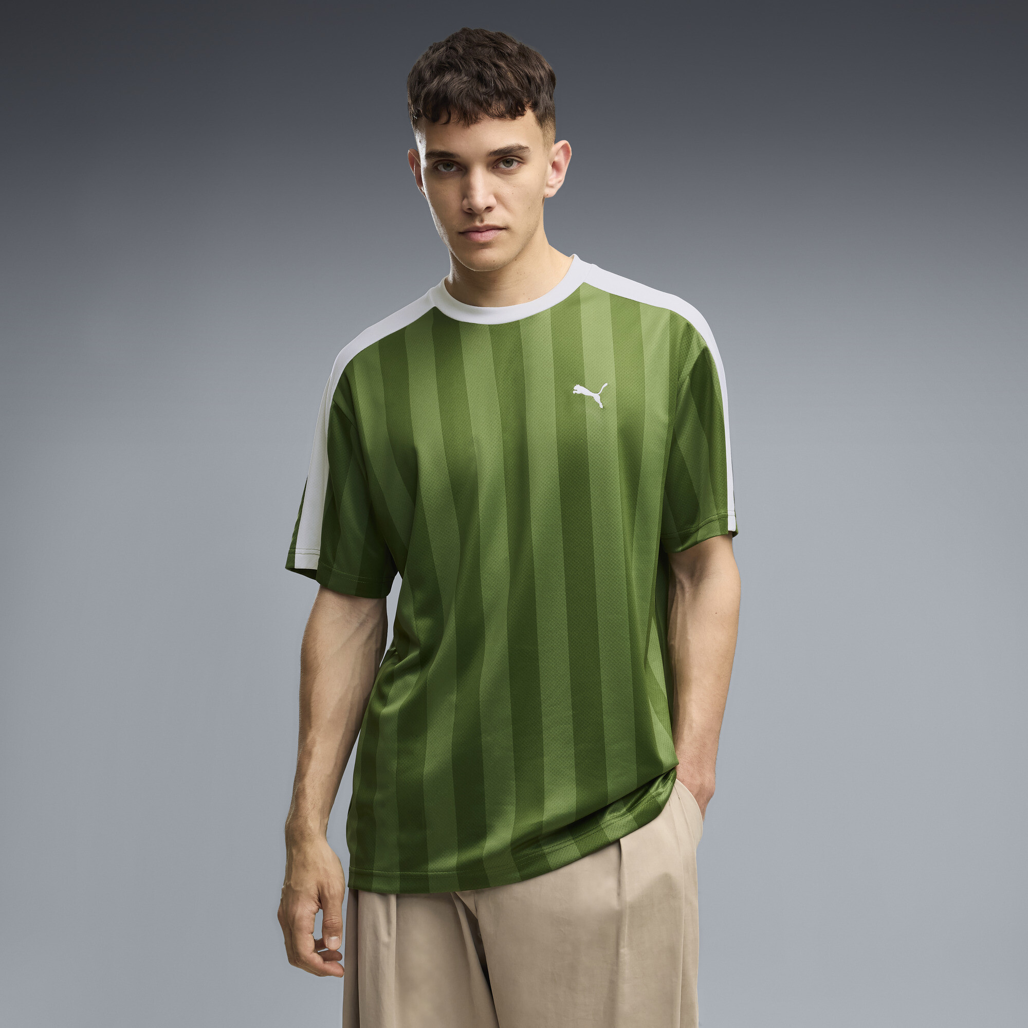 PUMA Essentials T7 Relaxed Fußballtrikot Herren, Accessoires, Grün, M
