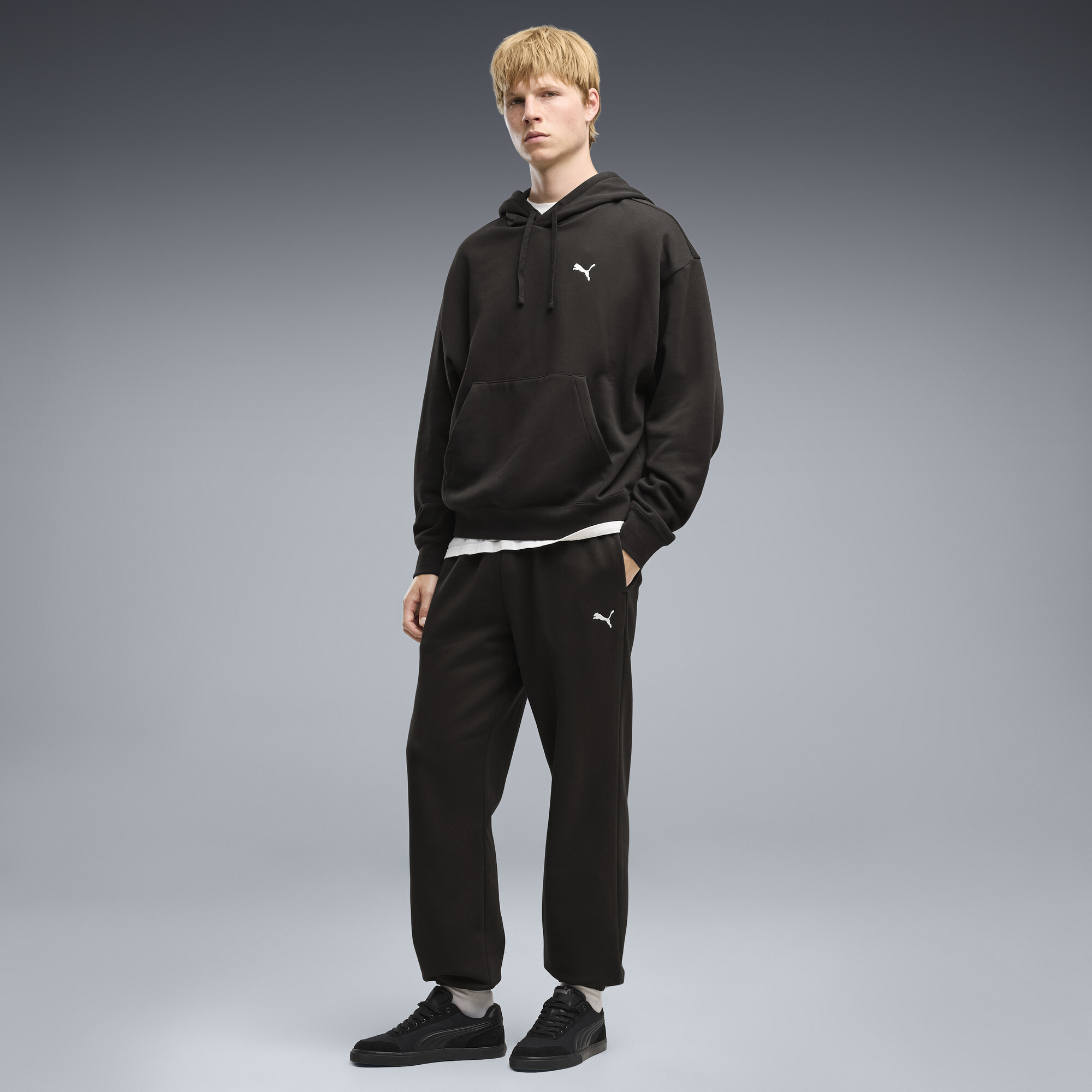 PUMA Essentials Fleece Sweatpants in Black, Size M