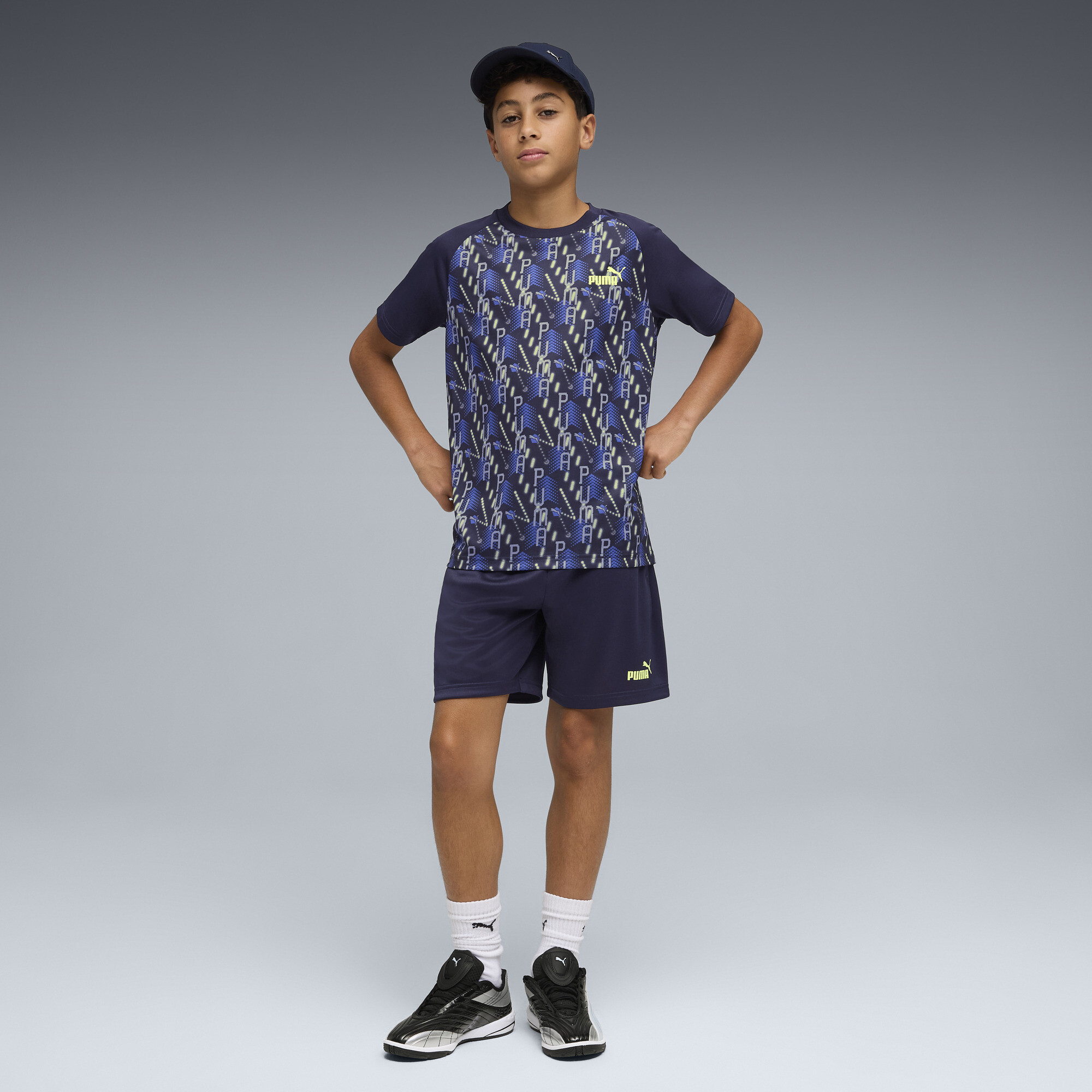 PUMA TRAIN ALL DAY Essentials bedrukte set met T-shirt en short voor Heren, Blauw, Maat 9-10Y