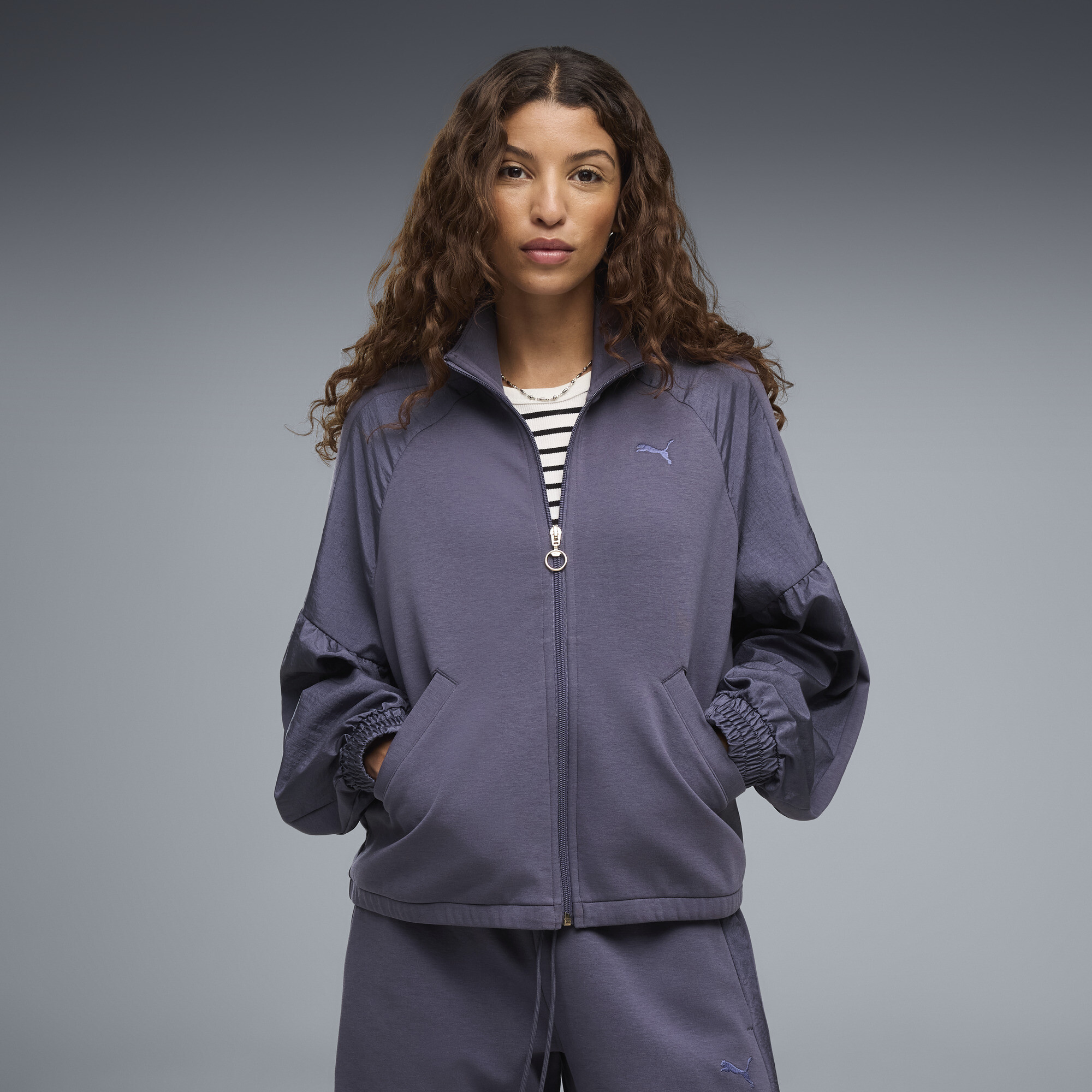 PUMA HER Relaxed Full-Zip Jacke Damen, Kleidung, Grau, M