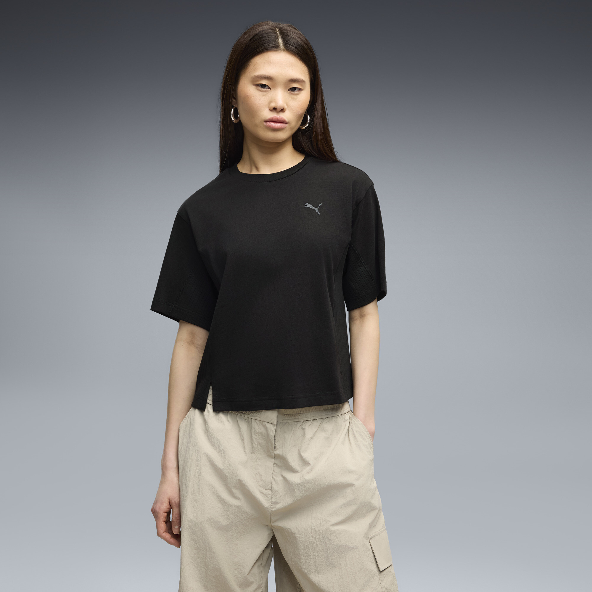 PUMA HER Relaxed T-shirt voor Dames, Zwart, Maat S