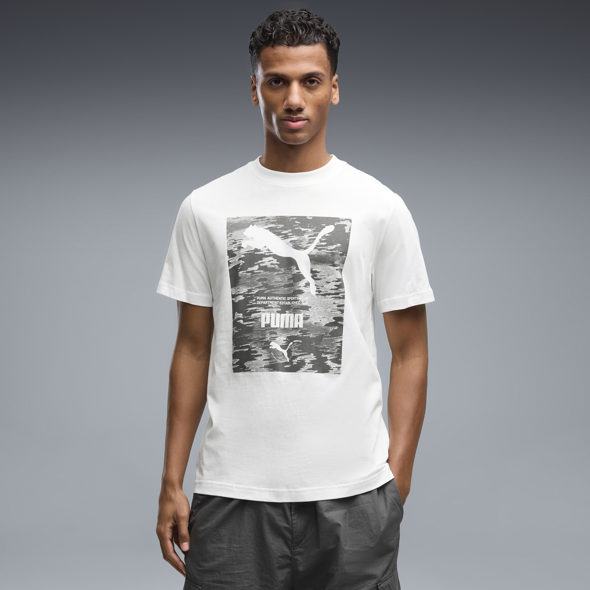 PUMA Sport Camo Graphic T-Shirt Herren, Accessoires, Weiß, XXL